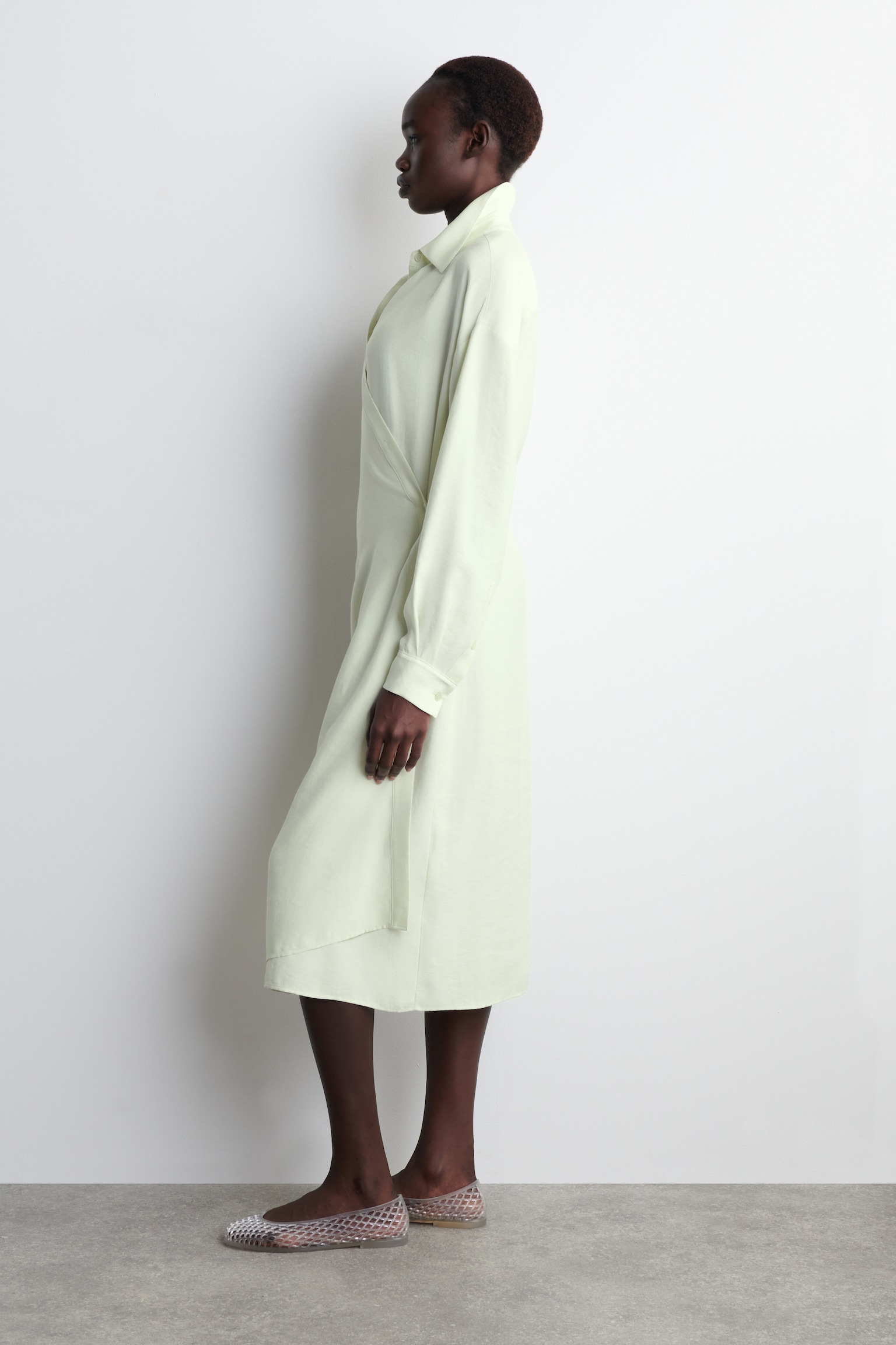 HEMDKLEID IN MIDILÄNGE UND WICKELOPTIK - HELLGRÜN/ROSA/GESTREIFT - 3