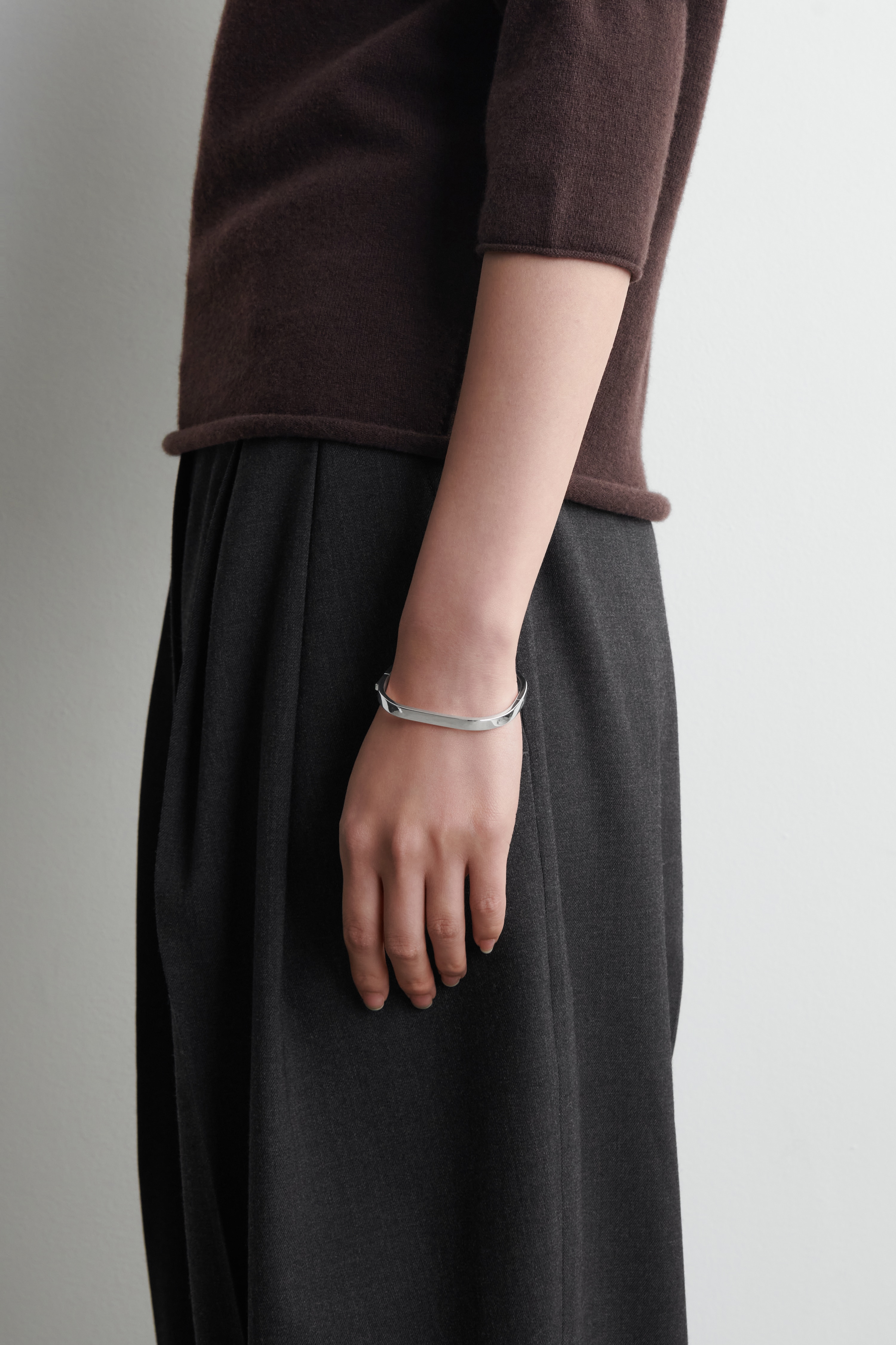 CURVED RECTANGULAR BANGLE - SILVER