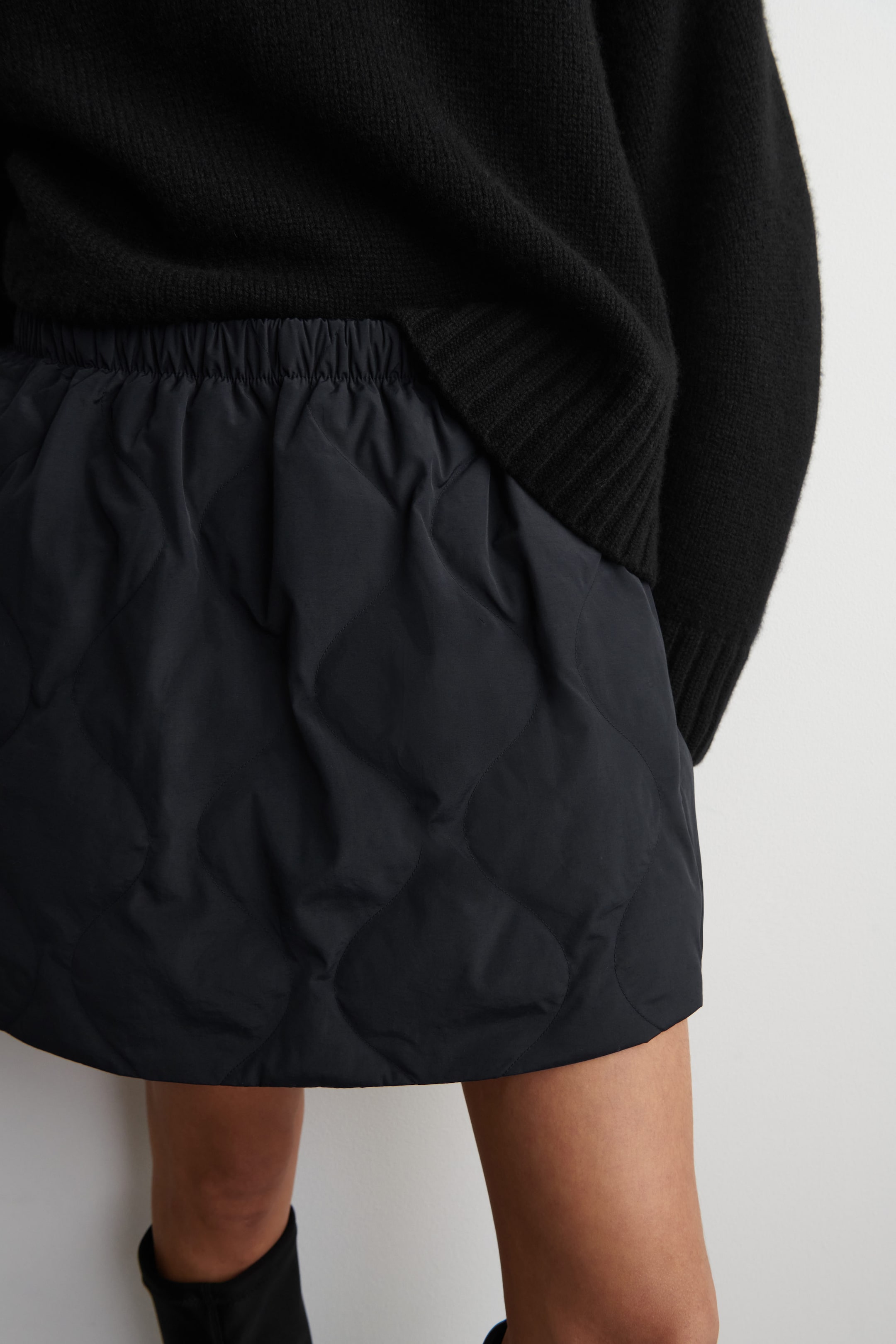 QUILTED DOWN MINI SKIRT