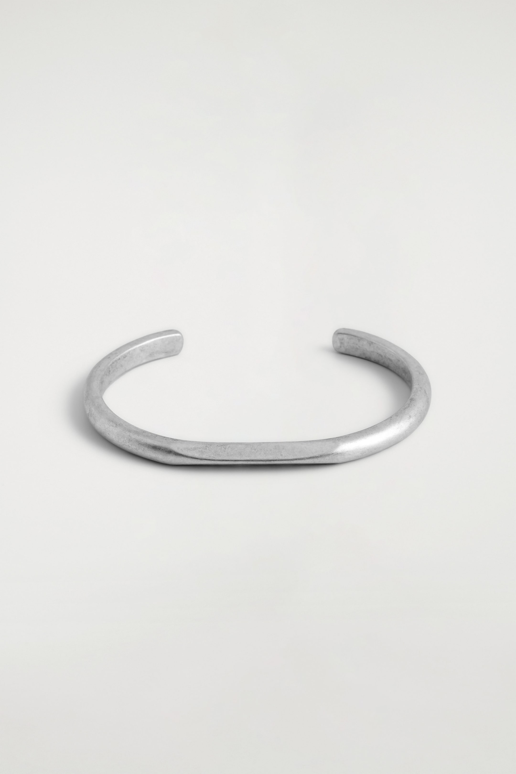 FACETED CUFF