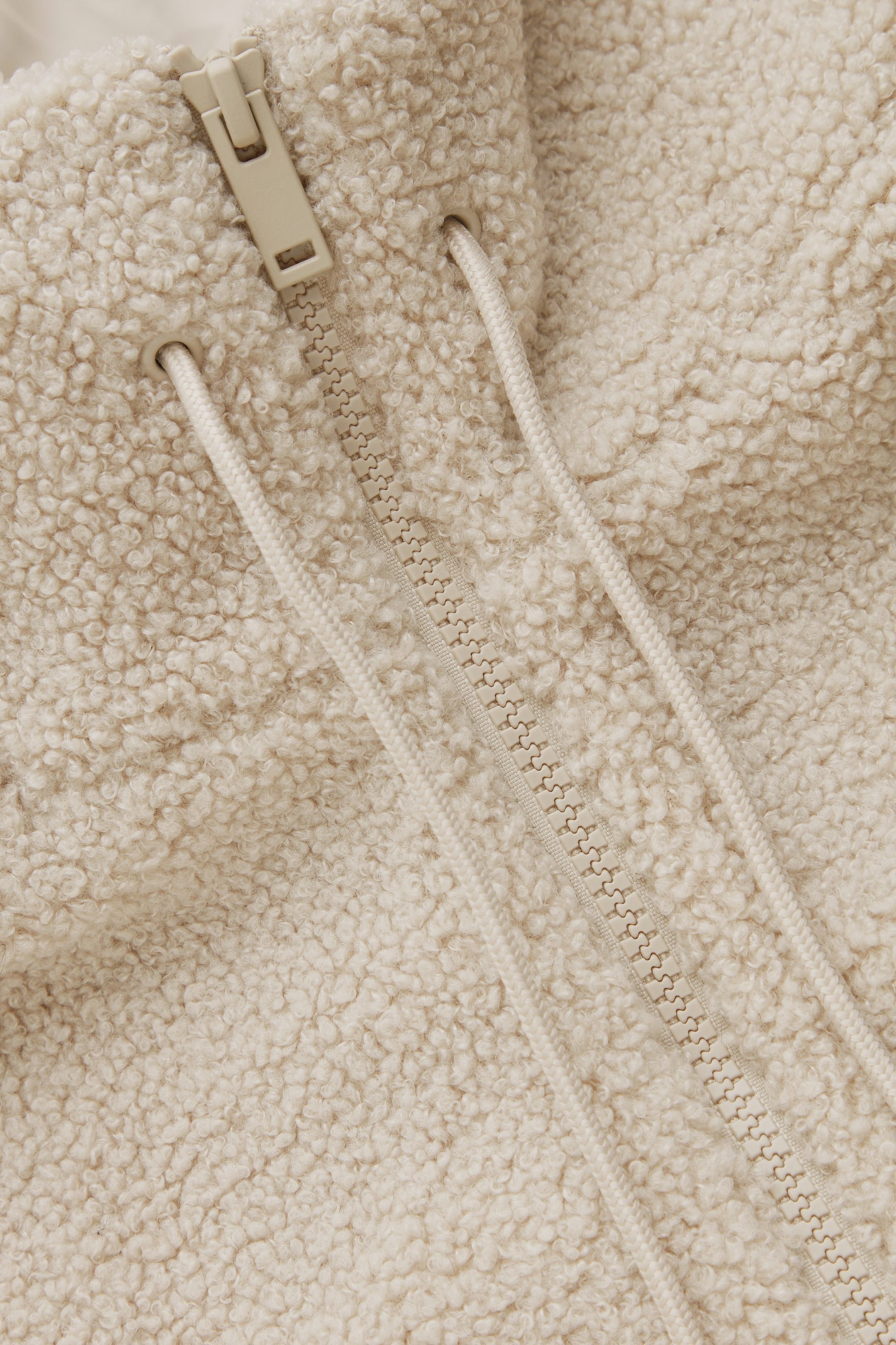 StillMedia/DescriptiveDetail