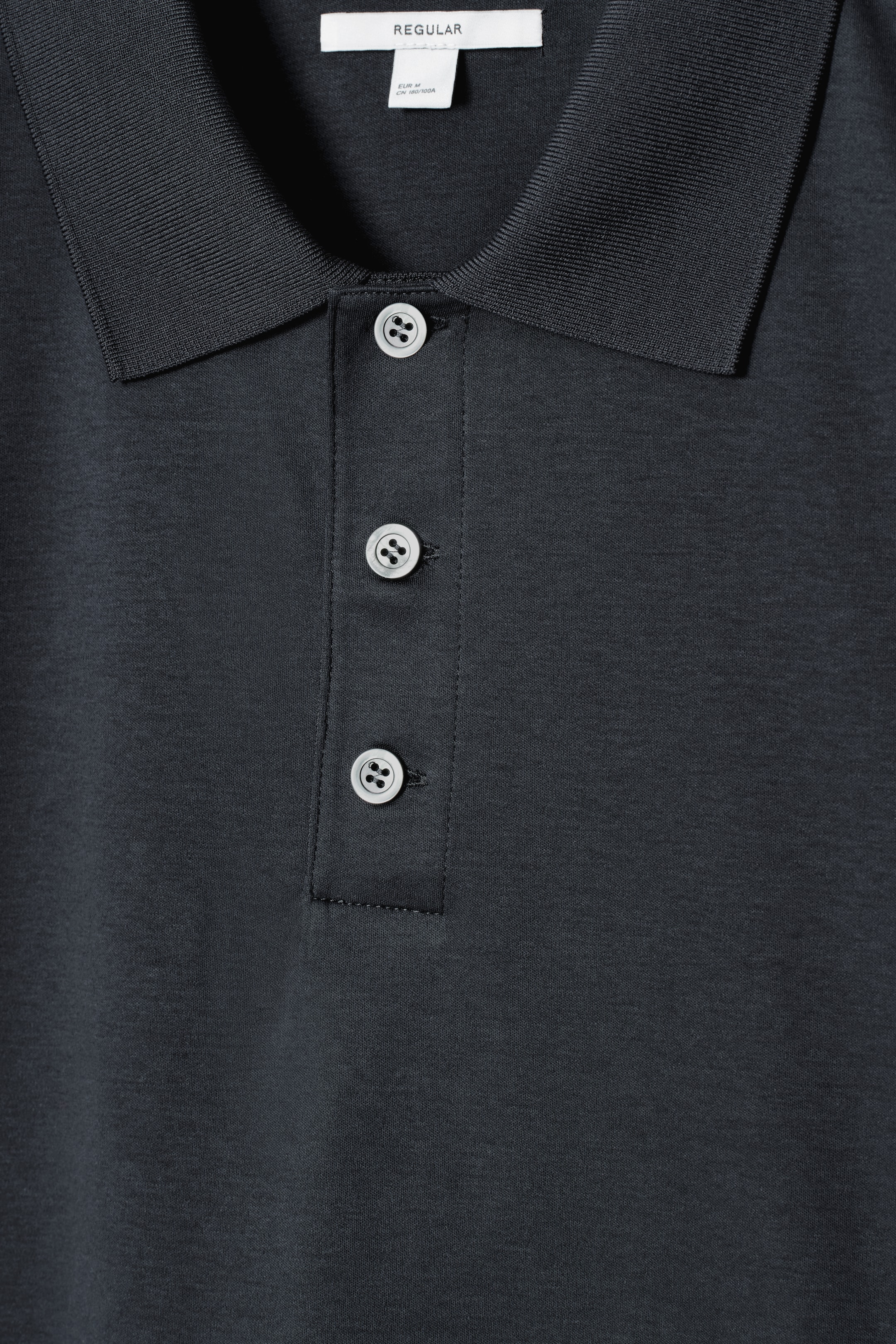 Grotere afbeelding bekijken: REGULAR-FIT GEMERCERISEERD-KATOENEN POLOSHIRT - MARINEBLAUW - HEREN | H&M BE 7
