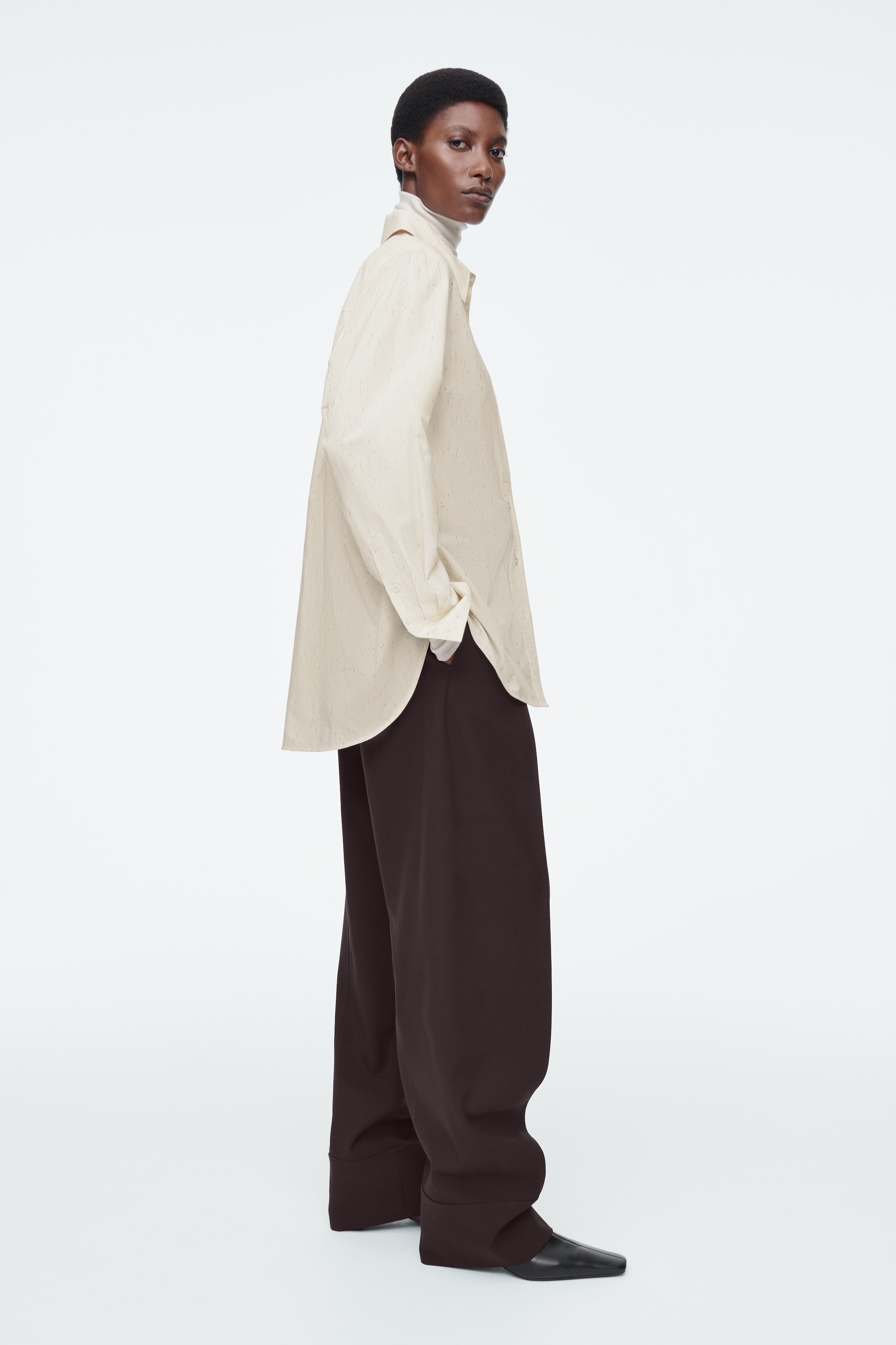Grösseres Bild ansehen: GESPRENKELTES BAUMWOLLHEMD MIT NORMALER PASSFORM - CREME - DAMEN | H&M CH 5