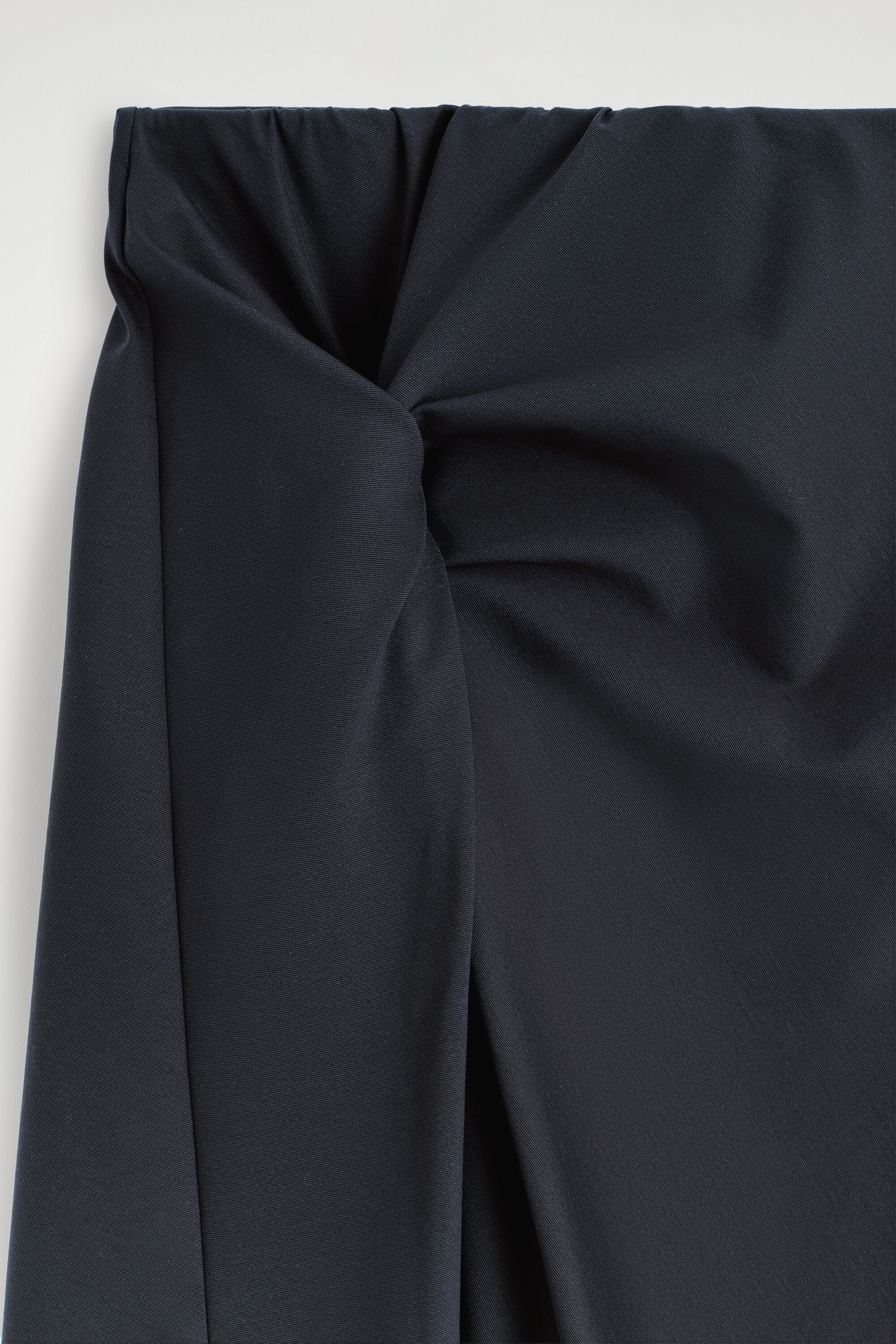 TWIST-DETAIL JERSEY MIDI SKIRT - NAVY | COS US