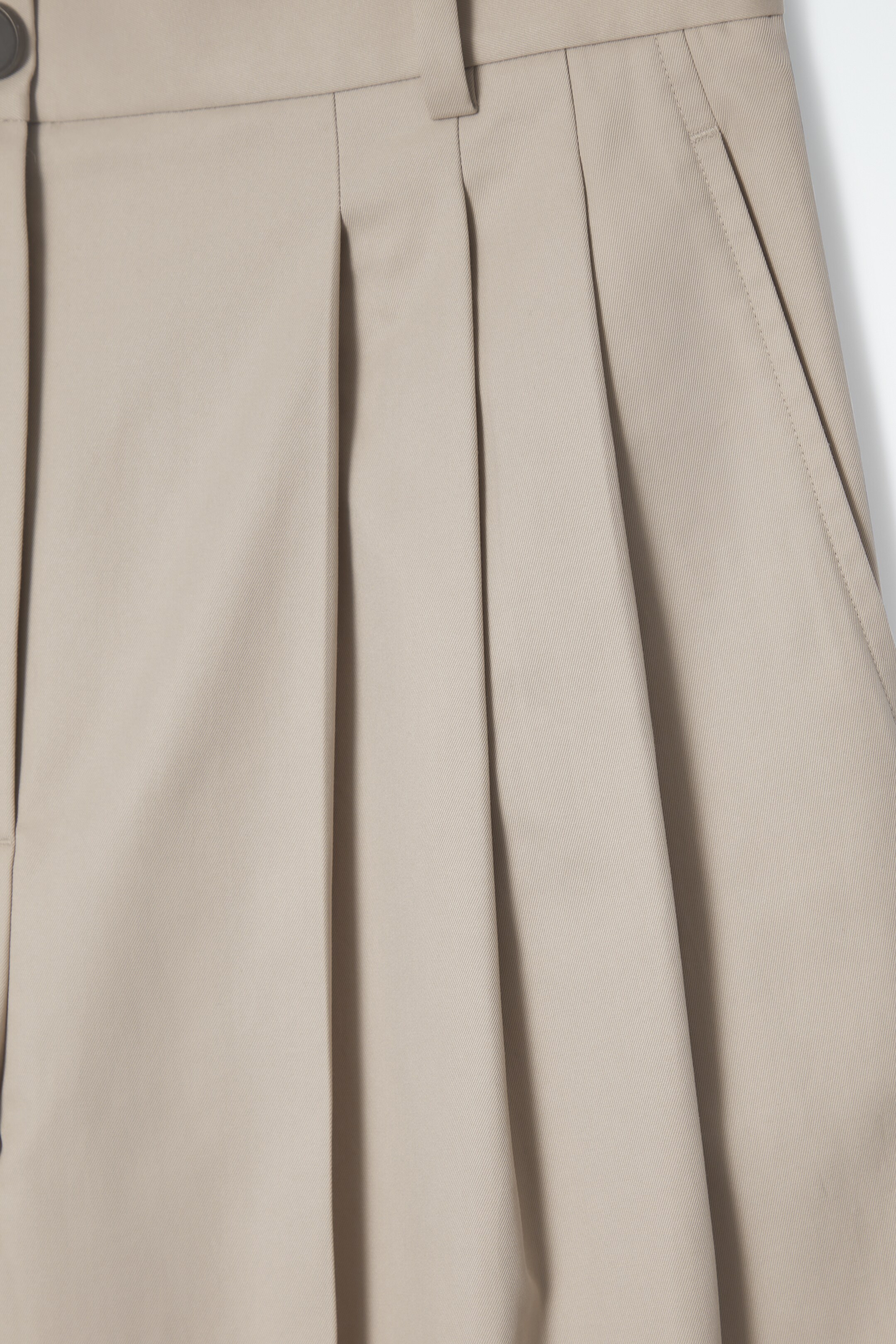 Agrandir l'image: PANTALON BARREL À PLIS EN COTON - BEIGE - FEMME | H&M CH 2