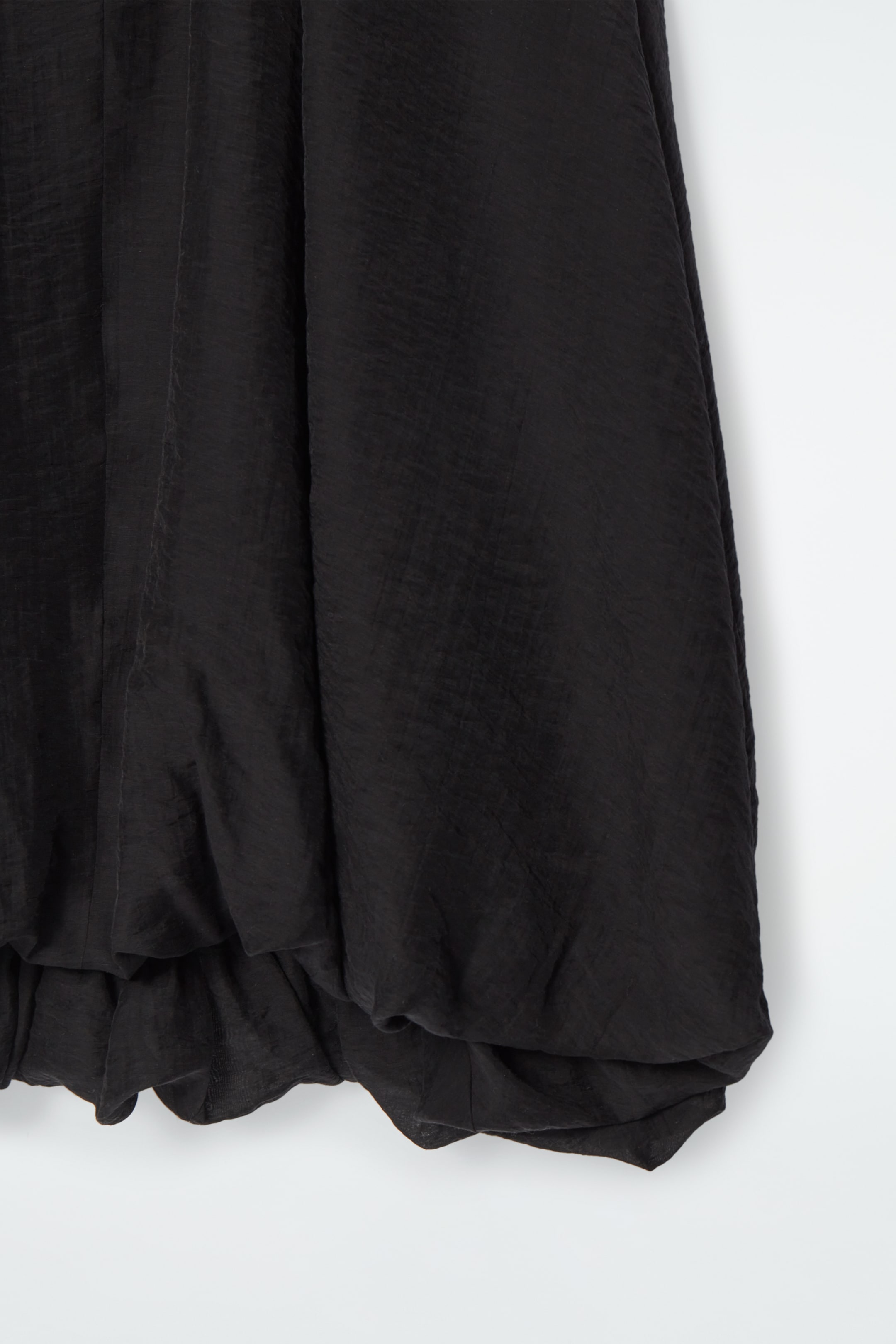 Grösseres Bild ansehen: MINIKLEID MIT BUBBLE-SAUM - SCHWARZ - DAMEN | H&M CH 2