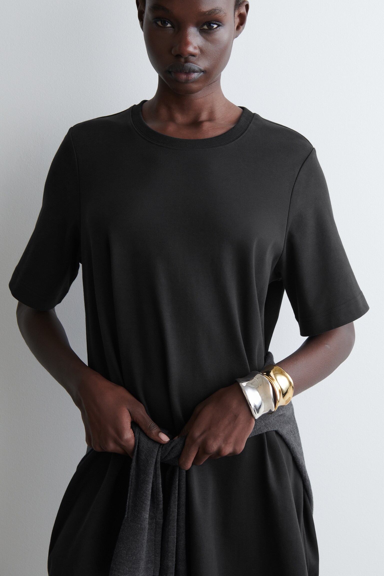 VESTIDO-CAMISETA CORTO ACAMPANADO - NEGRO/BLANCO/ROJO - 3