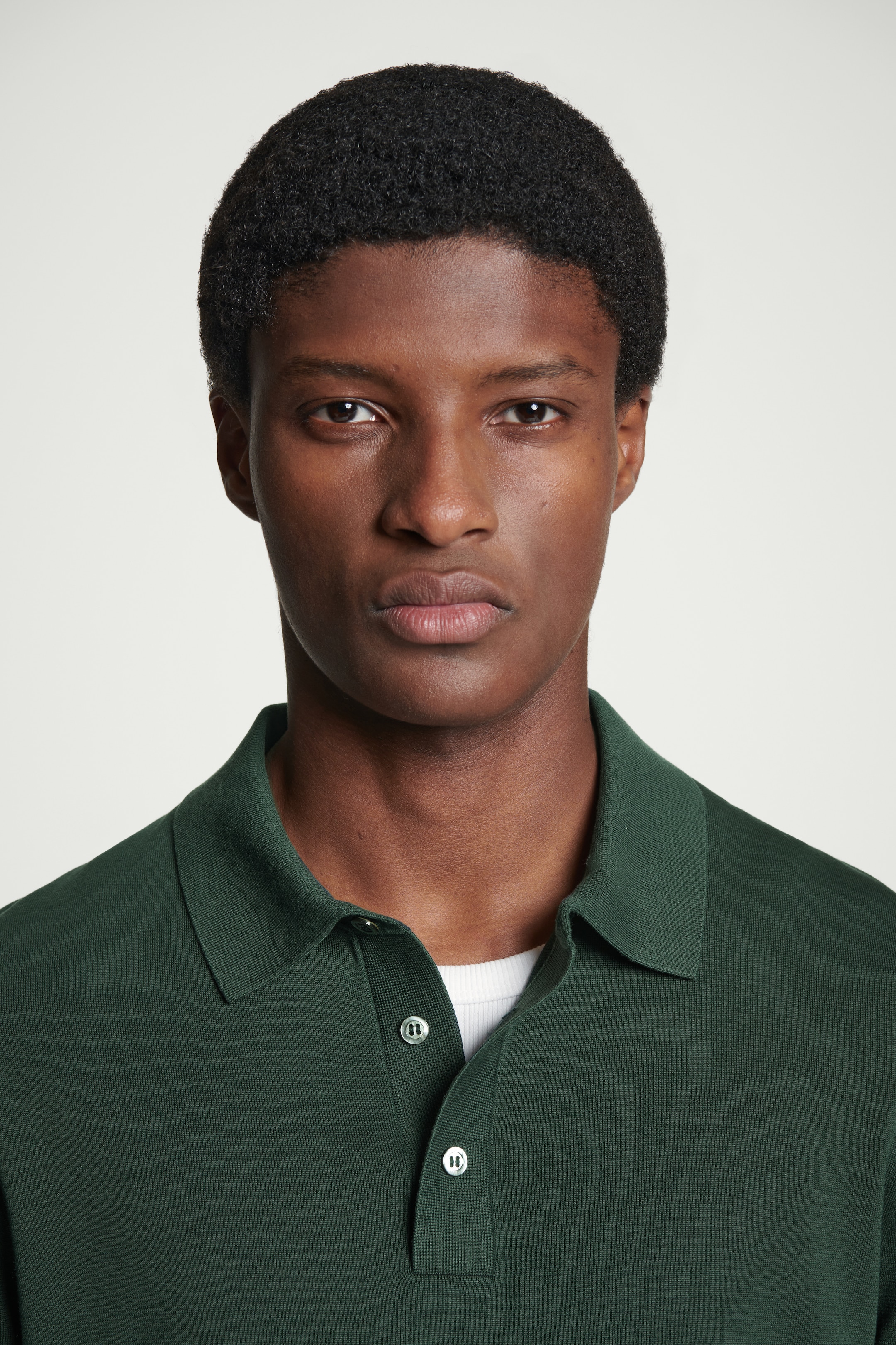 Ver imagen más grande: POLO DE SEDA AJUSTADO DE PUNTO - VERDE OSCURO - HOMBRE | H&M ES 5