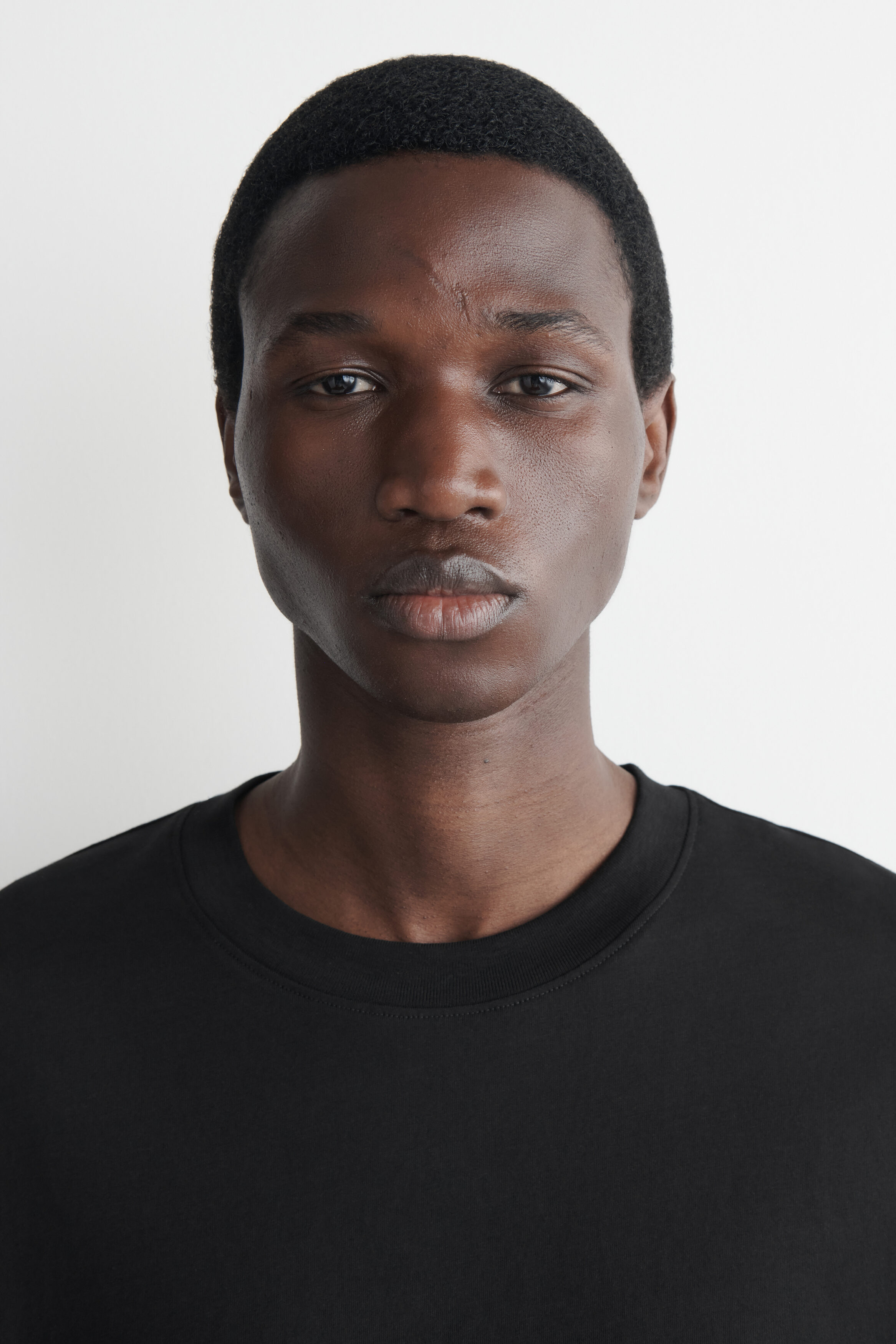 RELAXED LIGHTWEIGHT COTTON T-SHIRT - thumbnail 10