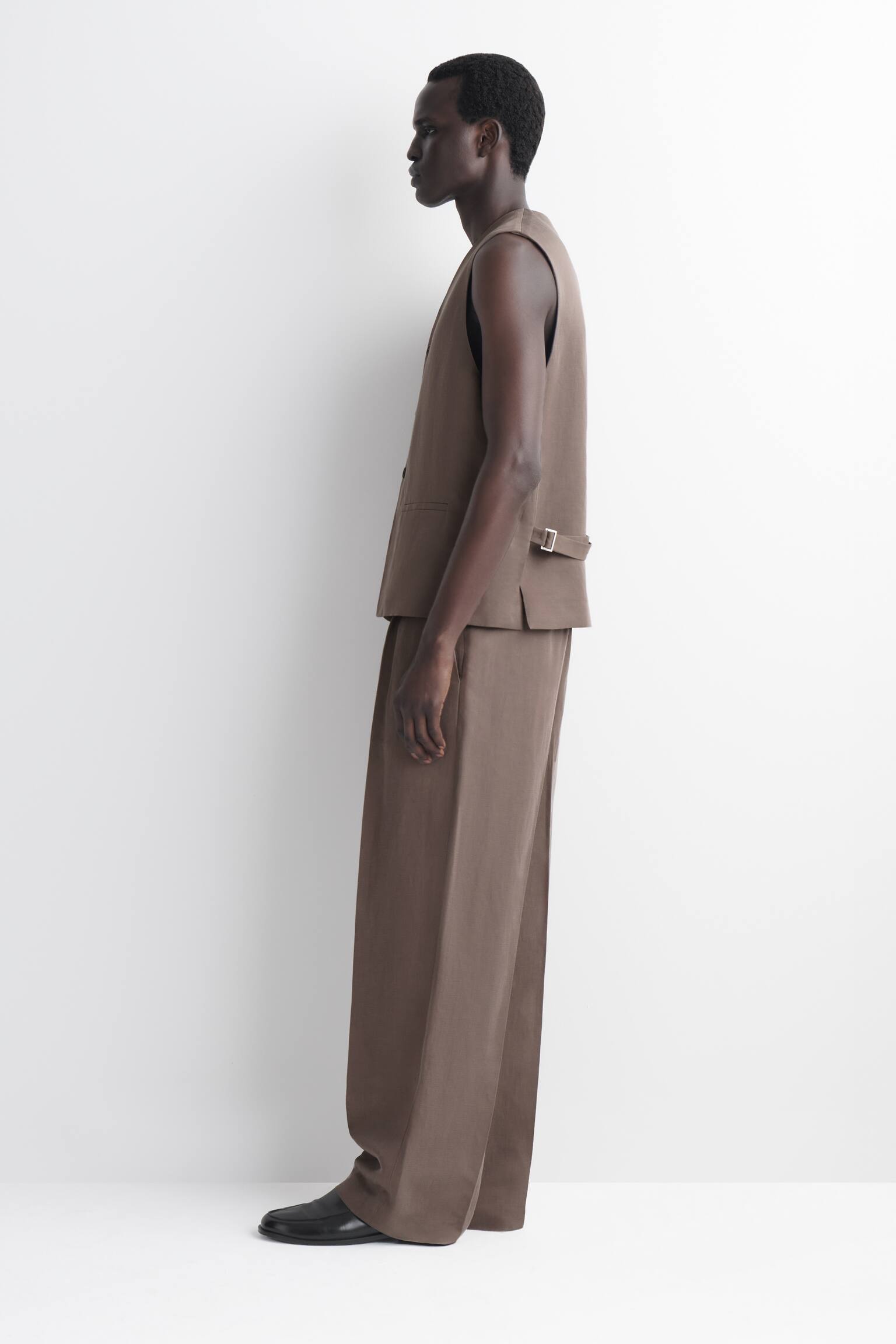 LOCKERE HOSE AUS LEINEN-MIX MIT WEITEM BEIN - BRAUN - 8