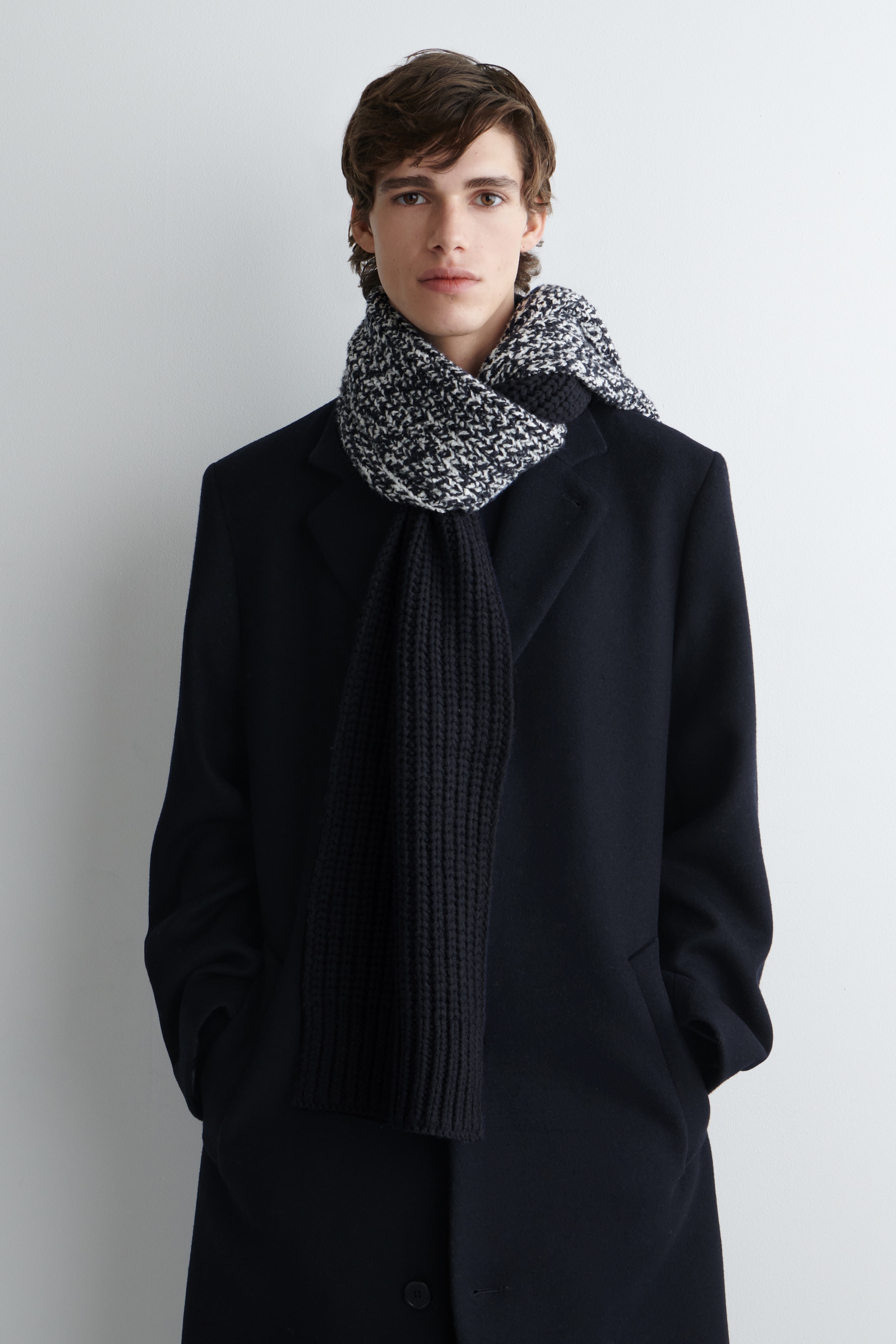 Ver imagem maior: Echarpe Reversível em Mistura de Lã Salpicada - AZUL MARINHO / BRANCO - HOMEM | H&M PT 1