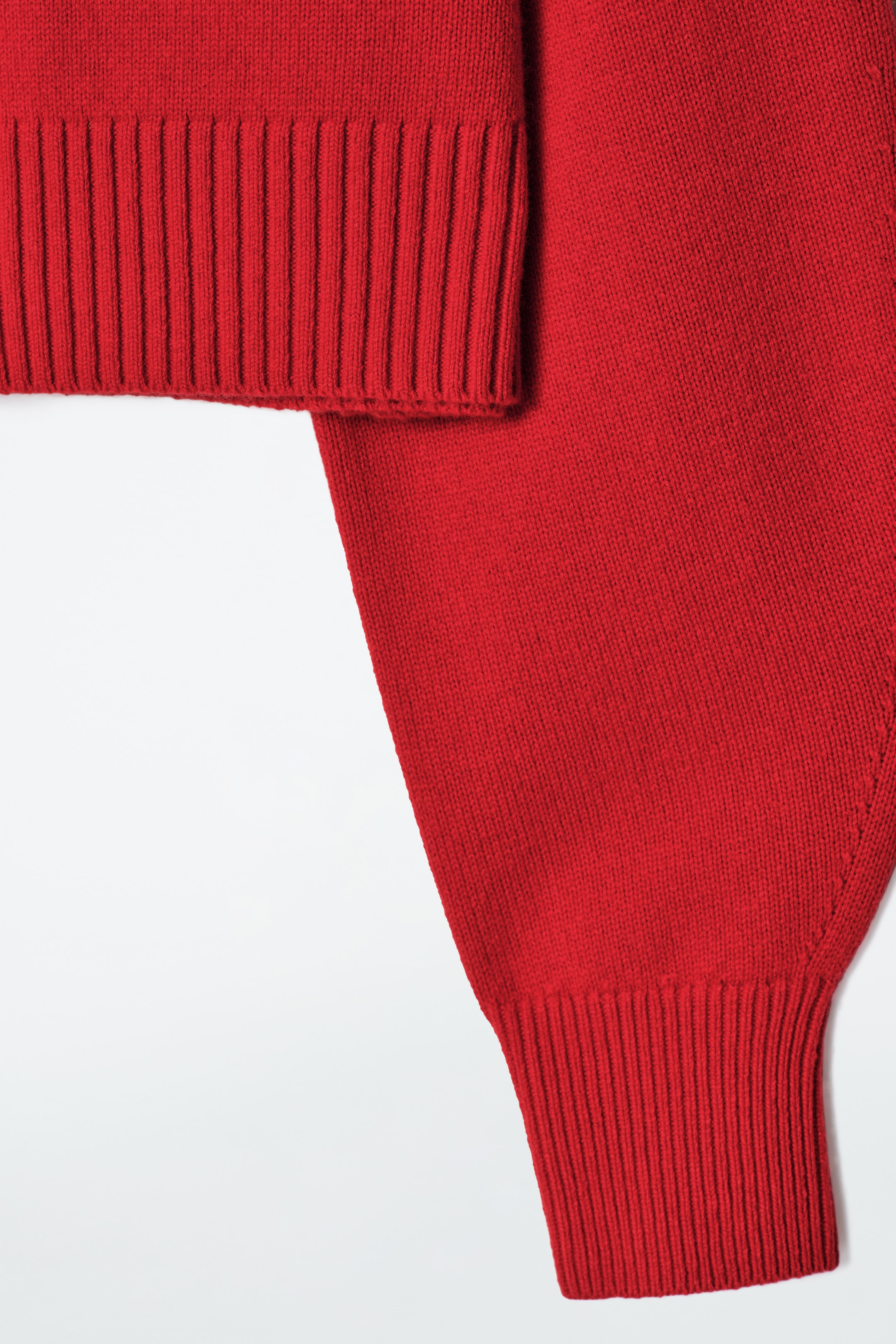 Zobrazit větší obrázek: ZKRÁCENÝ VLNĚNÝ CARDIGAN - ČERVENÁ - ŽENY | H&M CZ 8