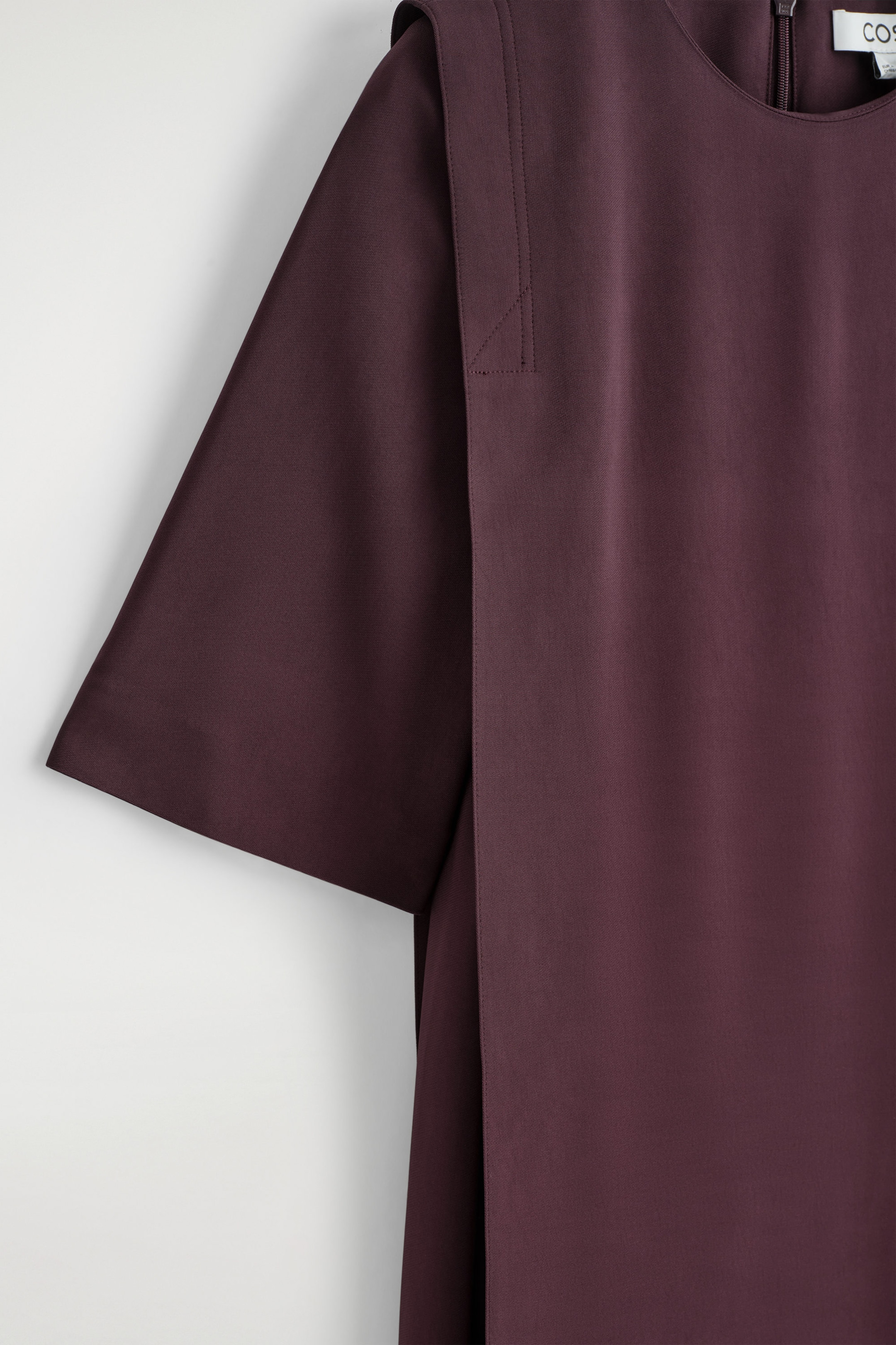 RAK MIDIKLÄNNING I LAGERDESIGN