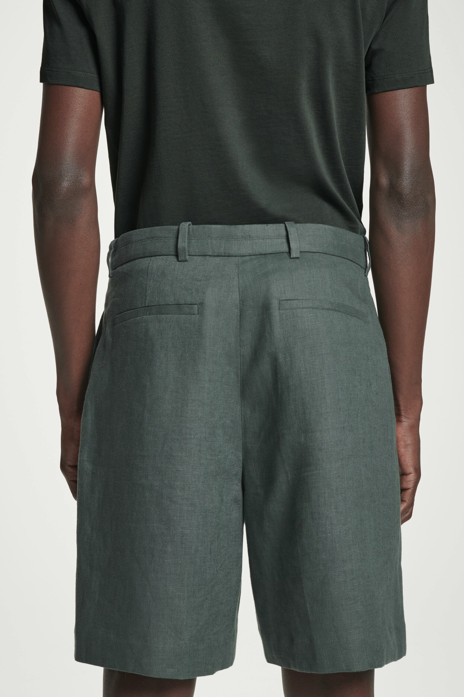 PANTALÓN CORTO DE LINO CON AJUSTE DE CORDÓN - VERDE OSCURO/AZUL MARINO/BEIGE/SIN TEÑIR - 7