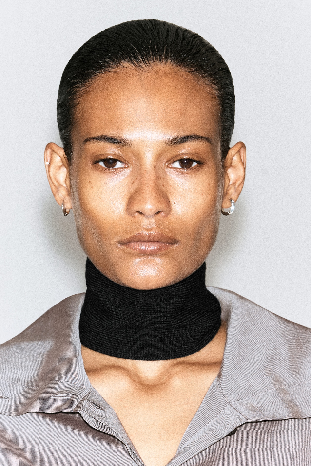 MERINO WOOL NECK SCARF — BLACK