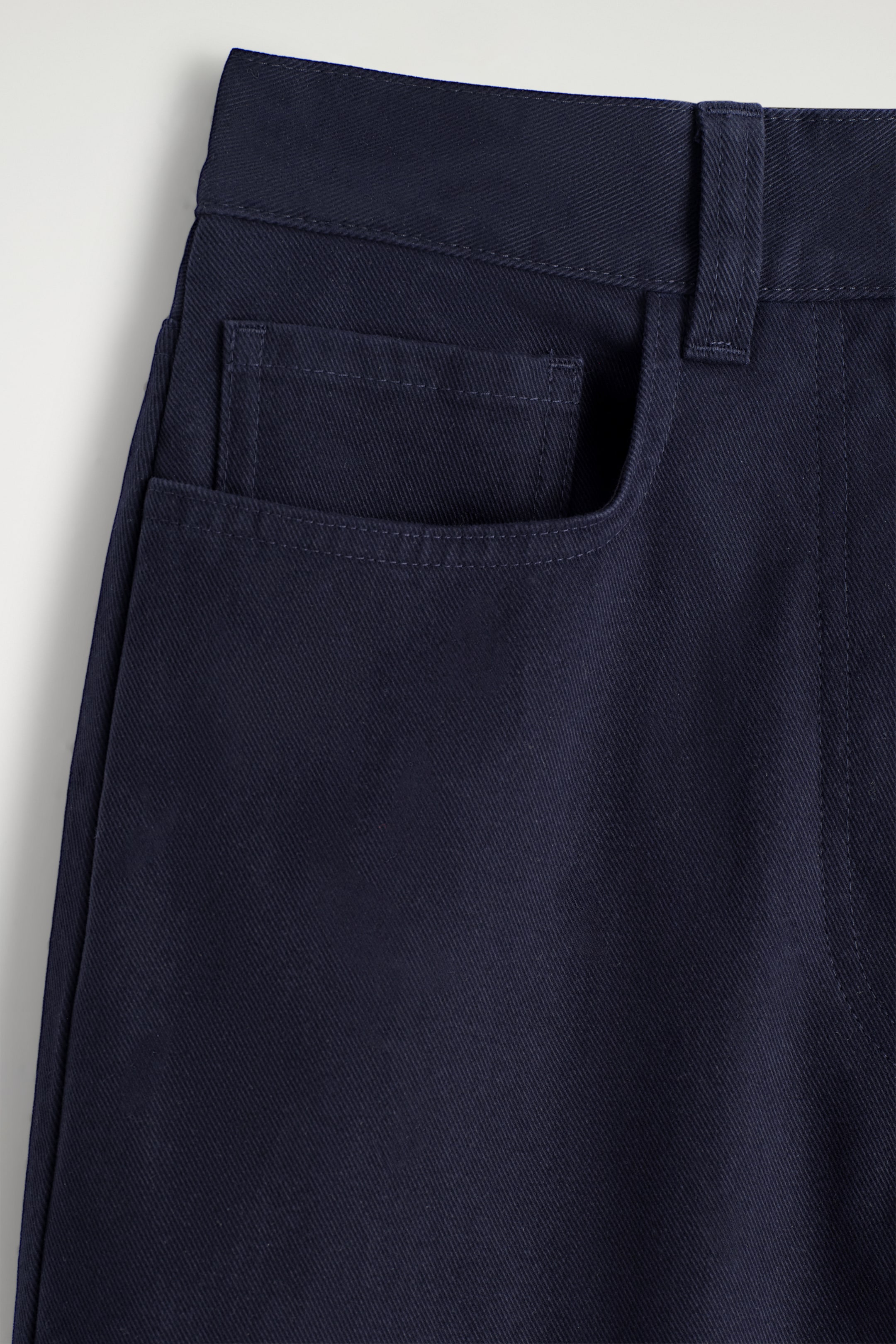 Größeres Bild anzeigen: VERKÜRZTE HOSE AUS BAUMWOLLE MIT WEITEM BEIN - NAVYBLAU - Ladies | H&M AT 6