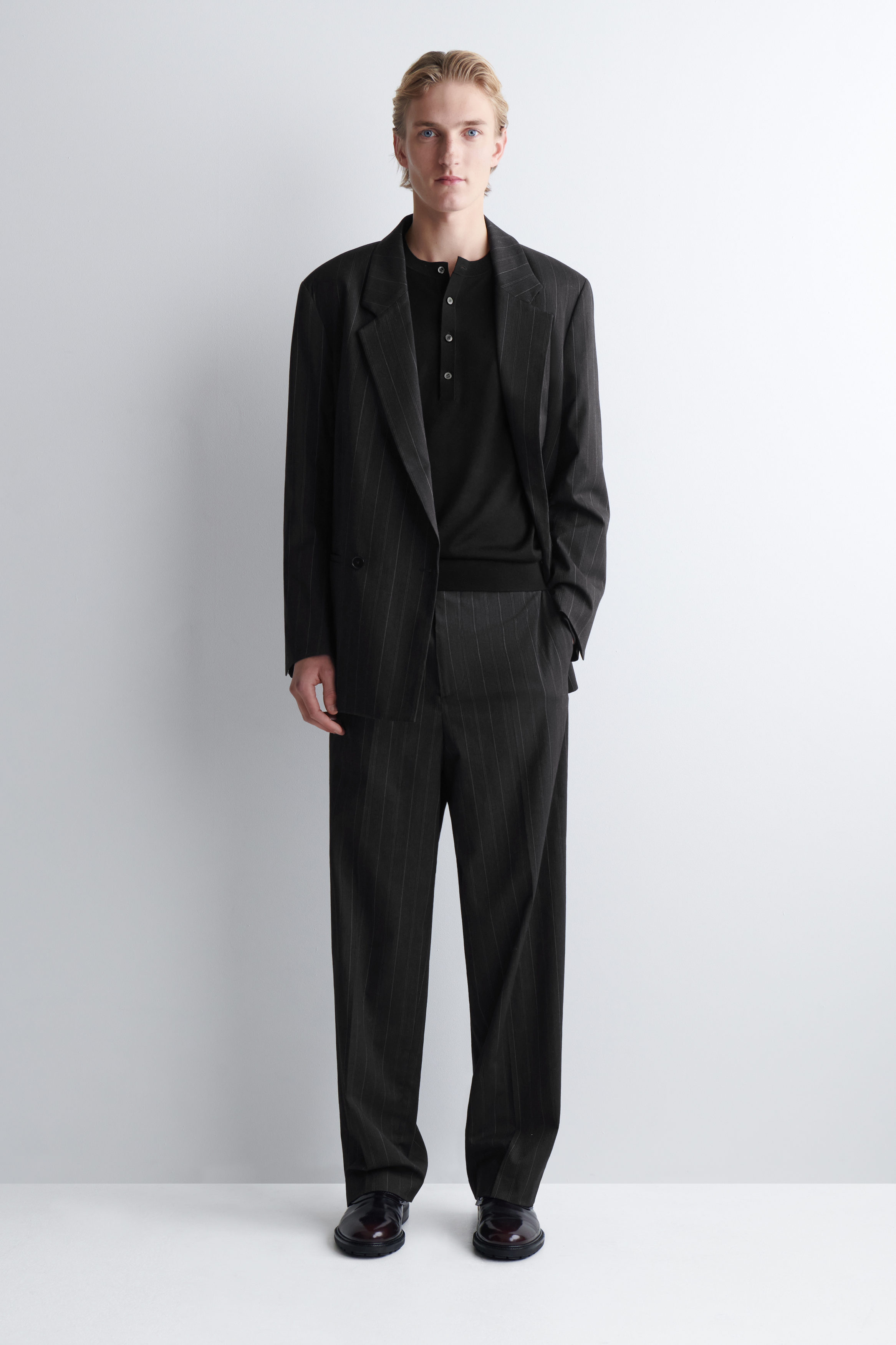 SLIM MERINO WOOL HENLEY TOP - BLACK | COS DE