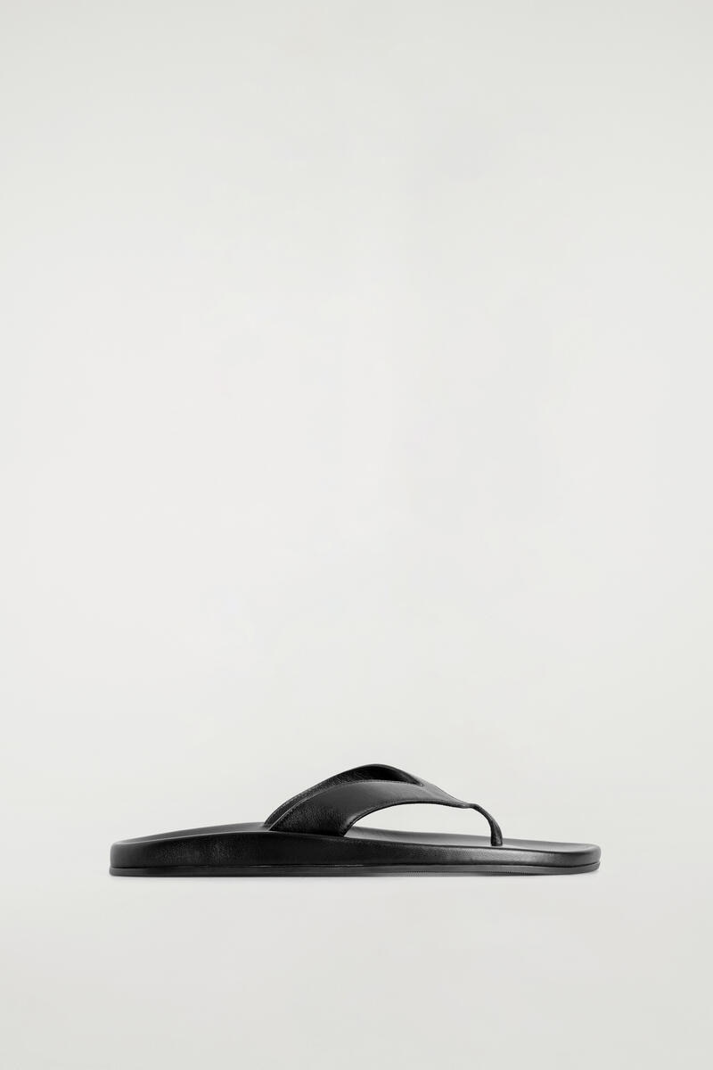 Sculpted Leather Flip-Flops