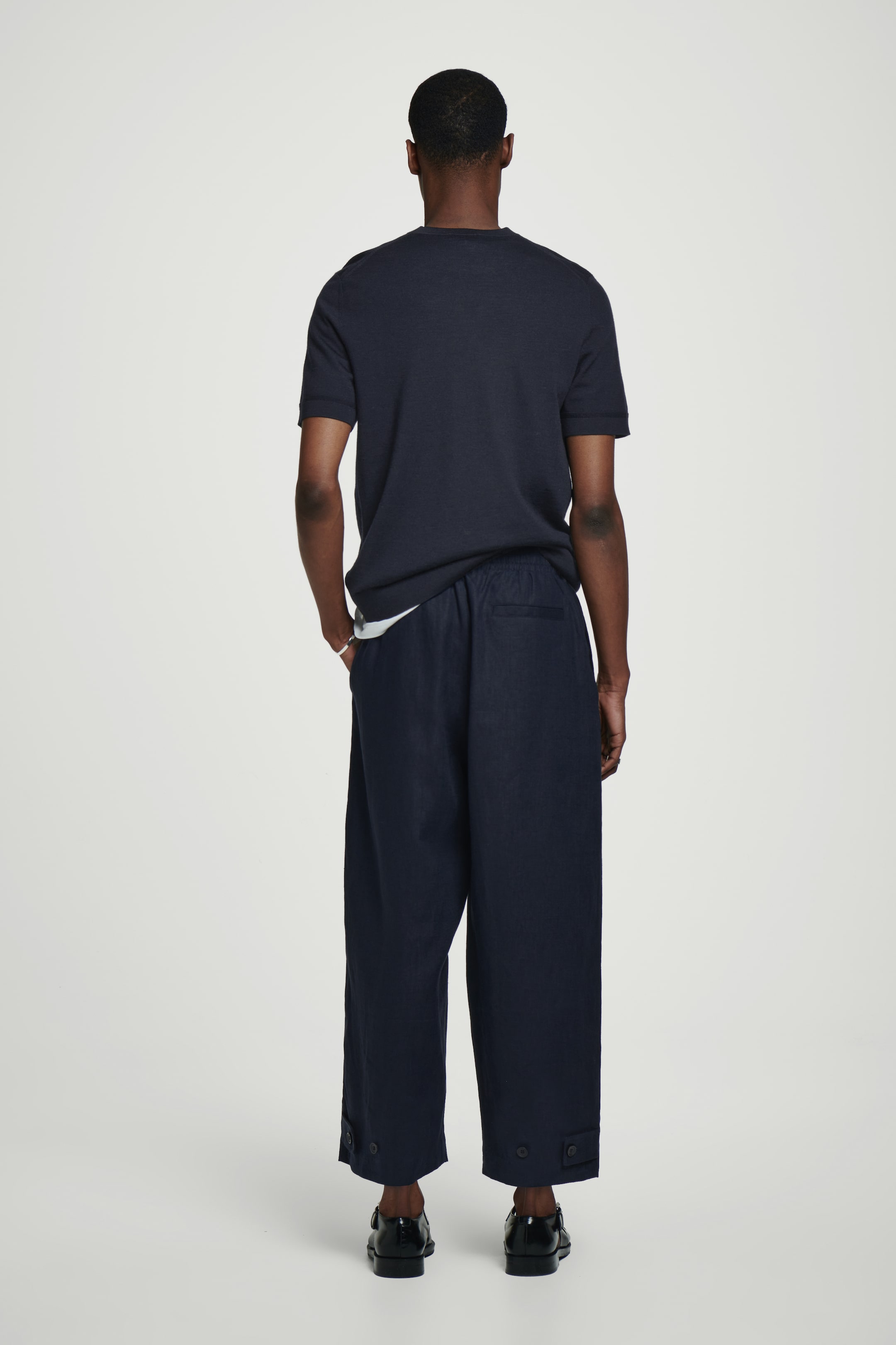 Ver imagen más grande: PANTALÓN ANCHO DE LINO CON CINTURA ELÁSTICA - AZUL MARINO - HOMBRE | H&M ES 4