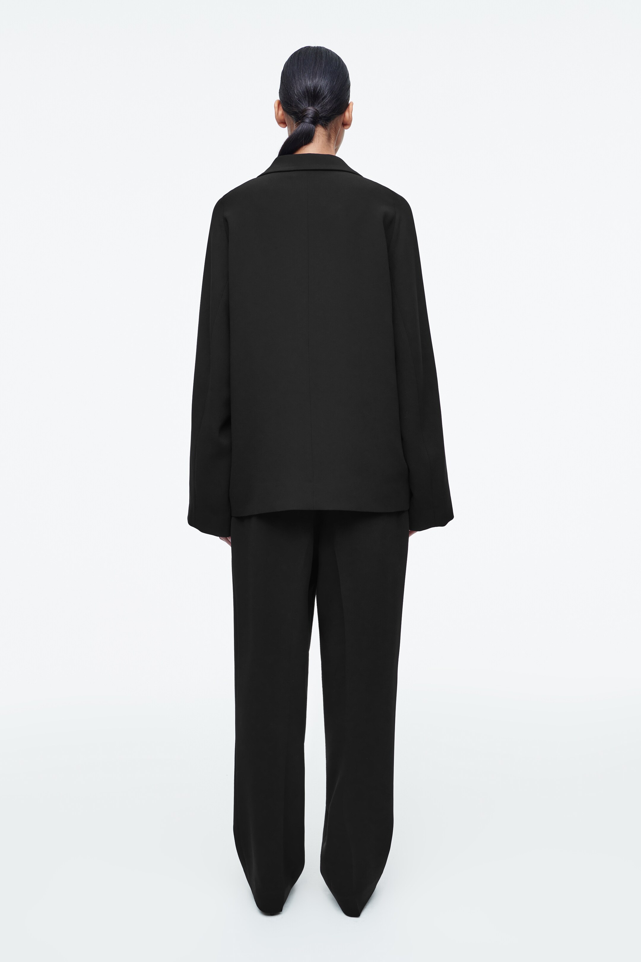 Grotere afbeelding bekijken: OVERSIZED FLUIDE ENKELGEBREID BLAZER - ZWART - DAMES | H&M BE 4