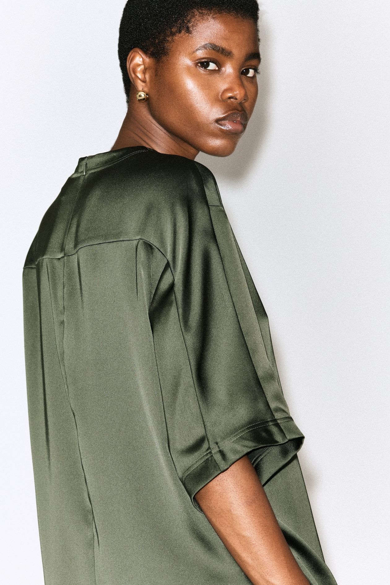 SATIN T-SHIRT — KHAKI