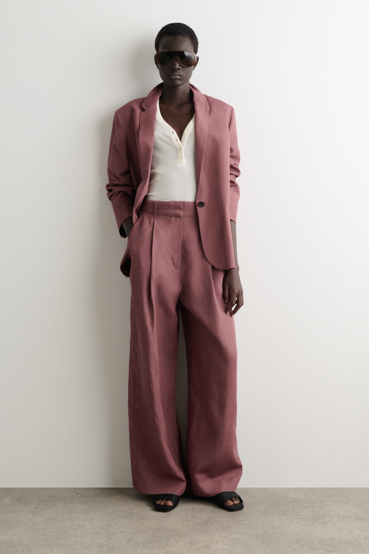 RELAXED LINEN-BLEND WIDE-LEG TROUSERS