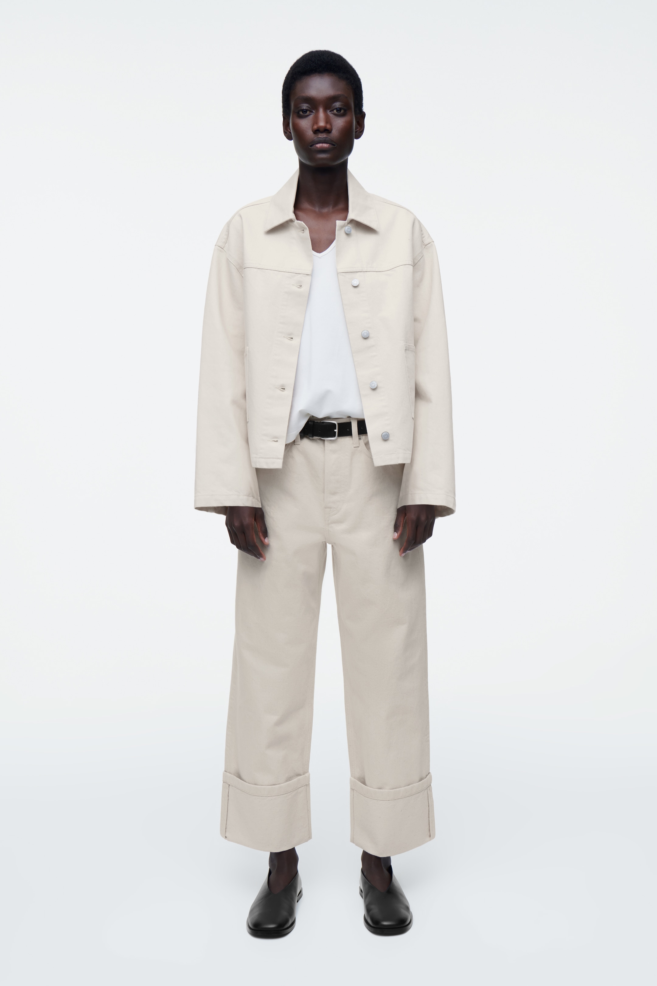 Größeres Bild ansehen: KASTENFÖRMIGE JEANSJACKE - ECRU - Ladies | H&M DE 2