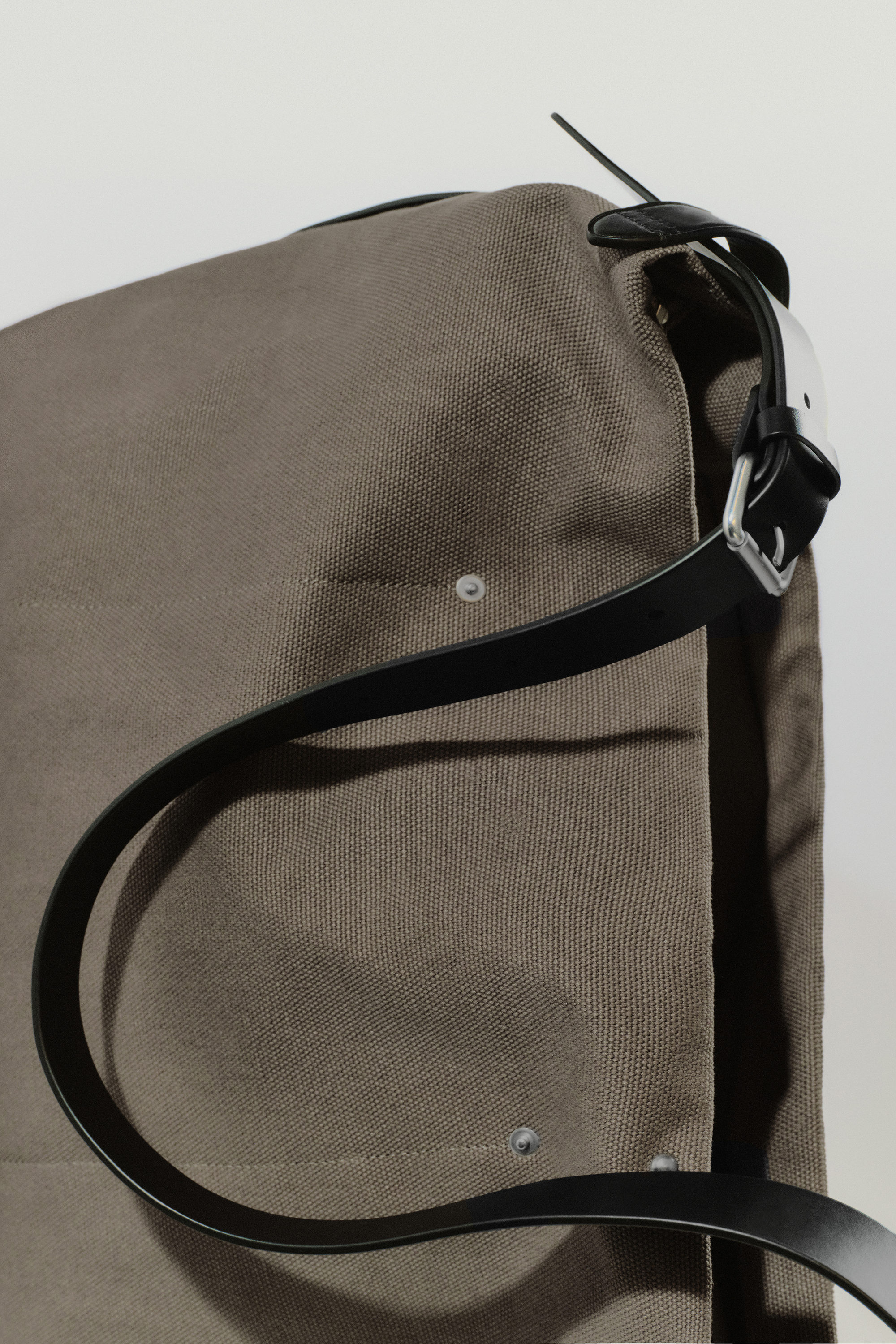 UTILITY MESSENGER BAG - CANVAS - GRAY | COS US