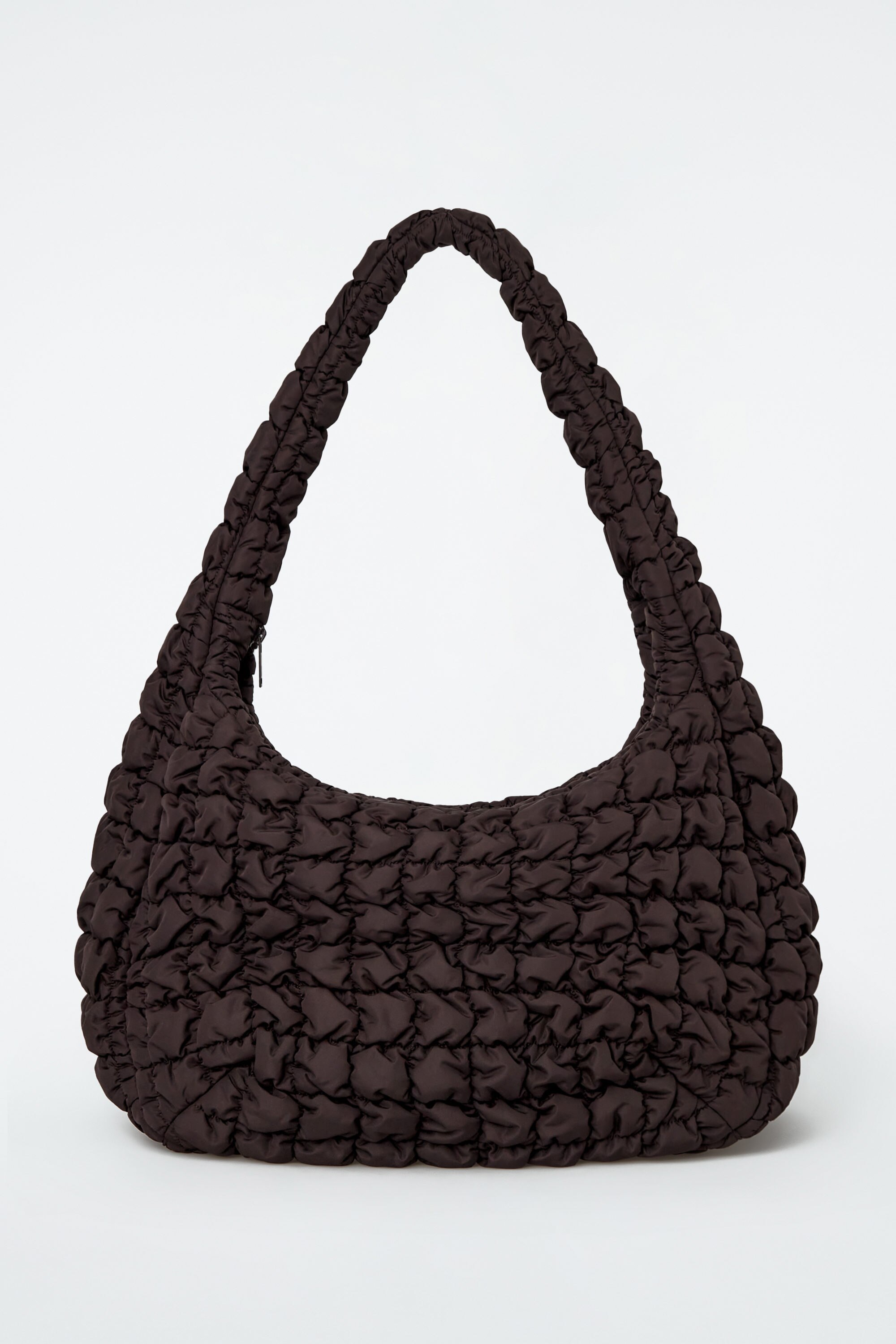 ★送料・関税込★COS★QUILTED OVERSIZED SHOULDER BAG Brown ★ OVERSIZED QUILTED CROSSBODY BAG - DARK BROWN | COS