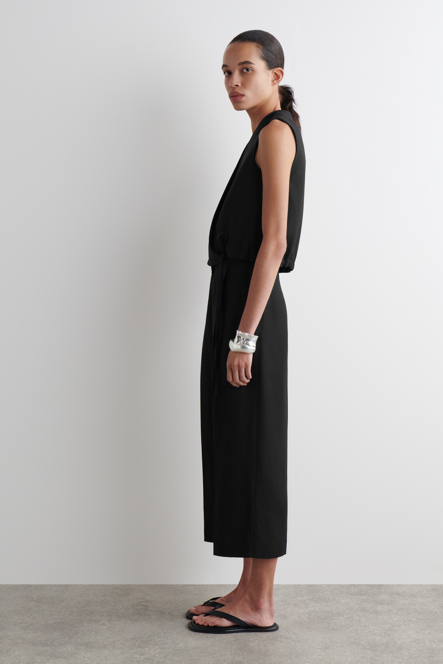 PANTALÓN RECTO CROP EN MEZCLA DE LINO - NEGRO - 6