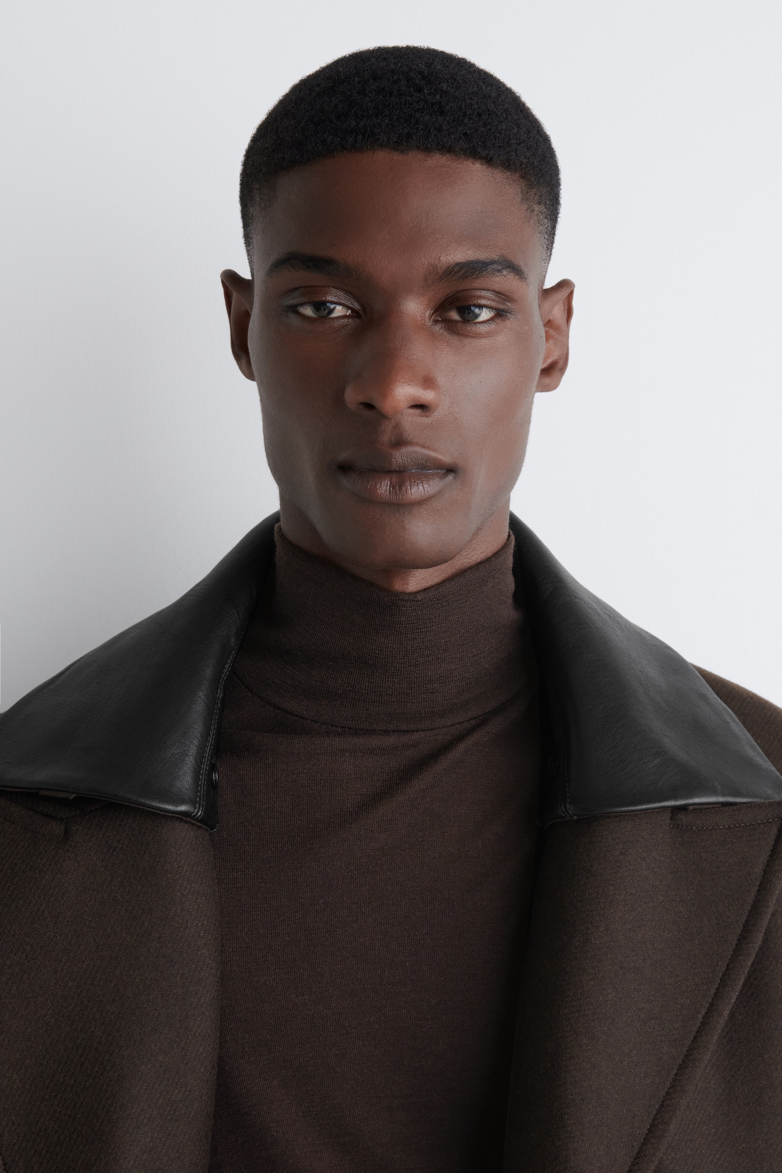 SLIM WOOL-JERSEY ROLL-NECK TOP - DARK BROWN/BLACK/RED - 3