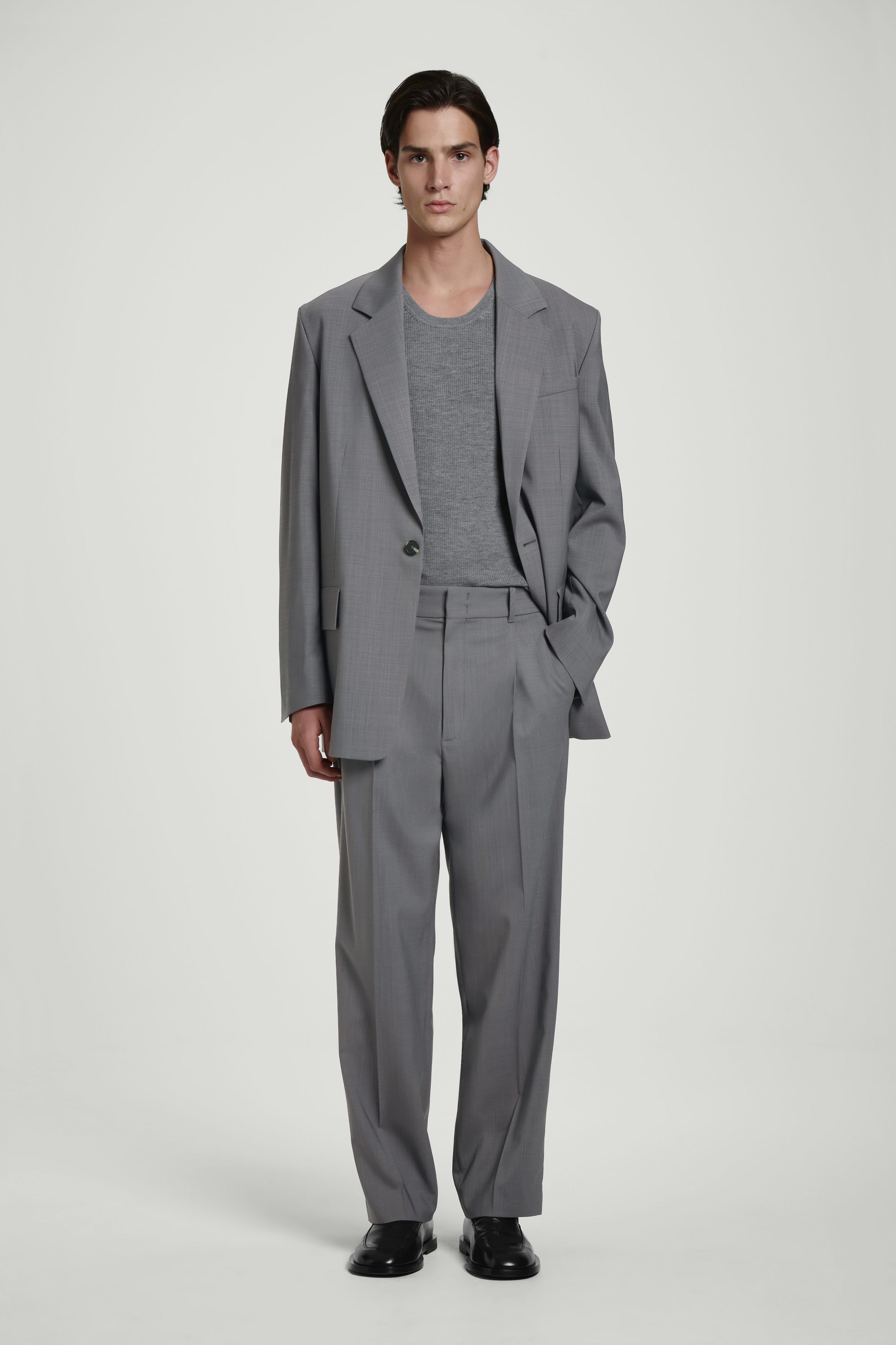 FLUID LIGHTWEIGHT WOOL TROUSERS - GREY | COS