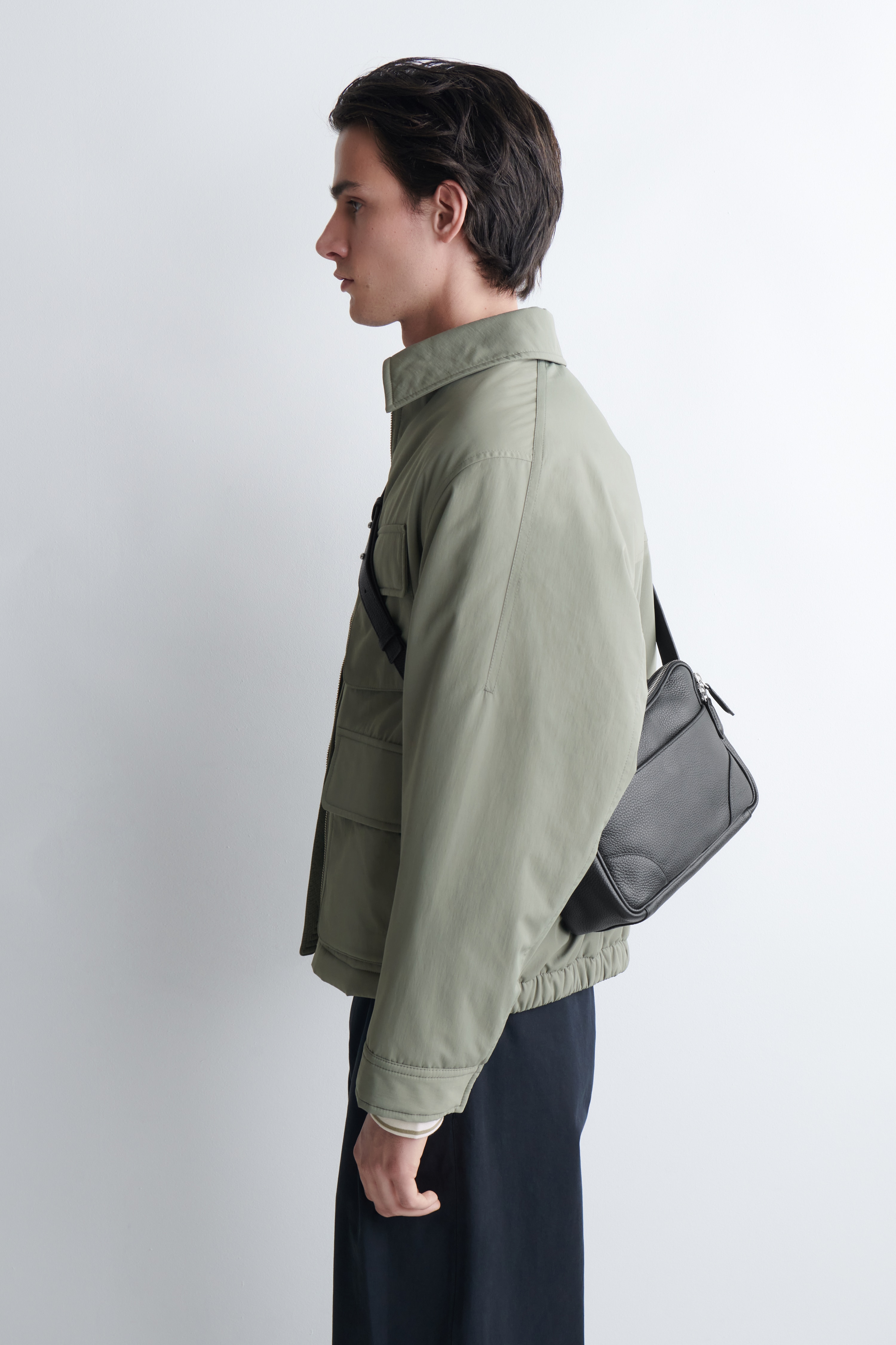 CLASSIC CROSSBODY BAG - LEATHER