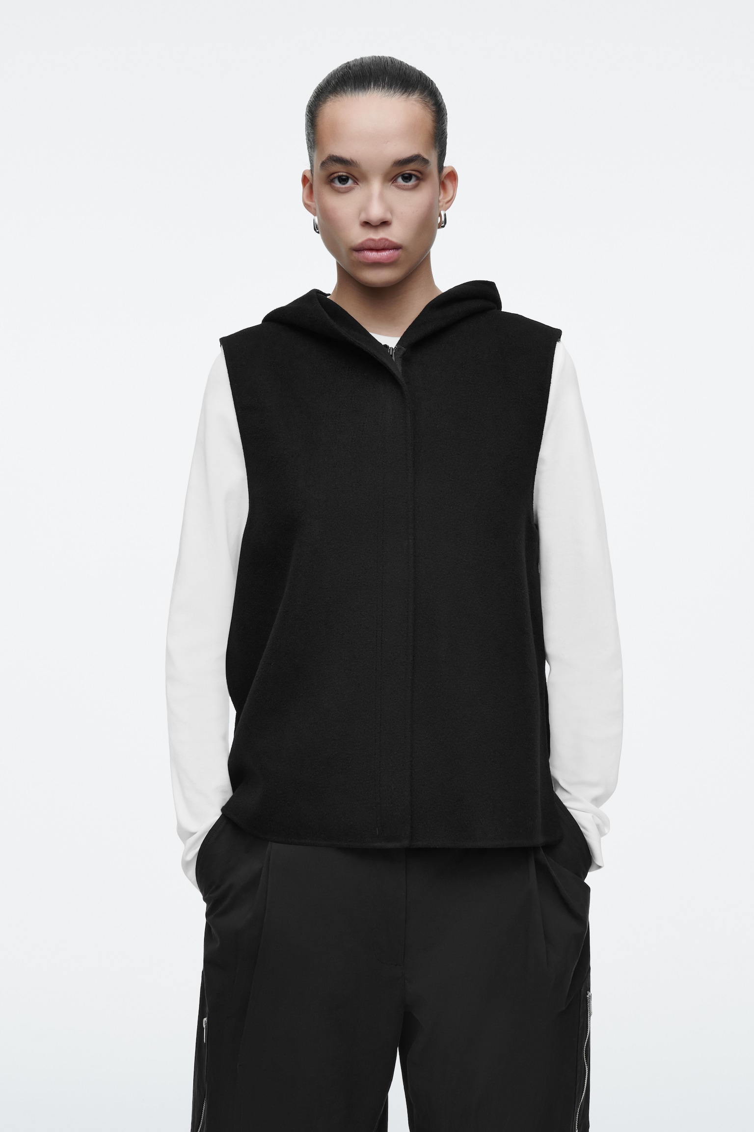 DOUBLE-FACED HYBRID HOODED GILET - BLACK/BROWN
