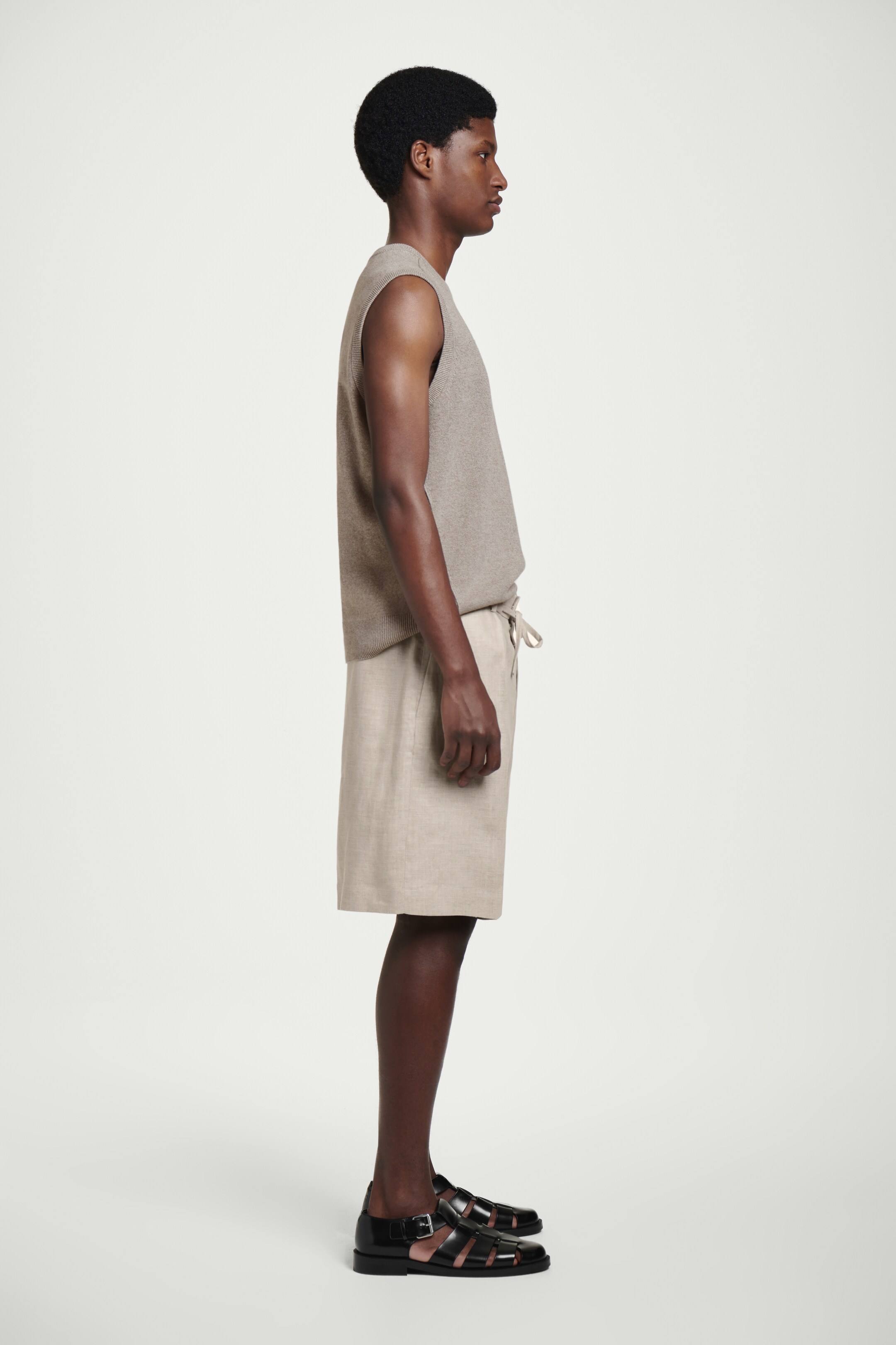 Visualizza immagine più grande: SHORTS SARTORIALI IN LINO CON COULISSE - BEIGE / NON TINTO - UOMO | H&M IT 6