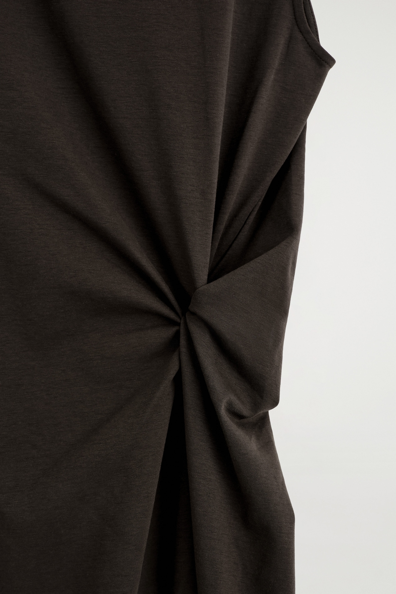 cos twist detail midi dress TWIST-BACK JERSEY MIDI DRESS - BLACK