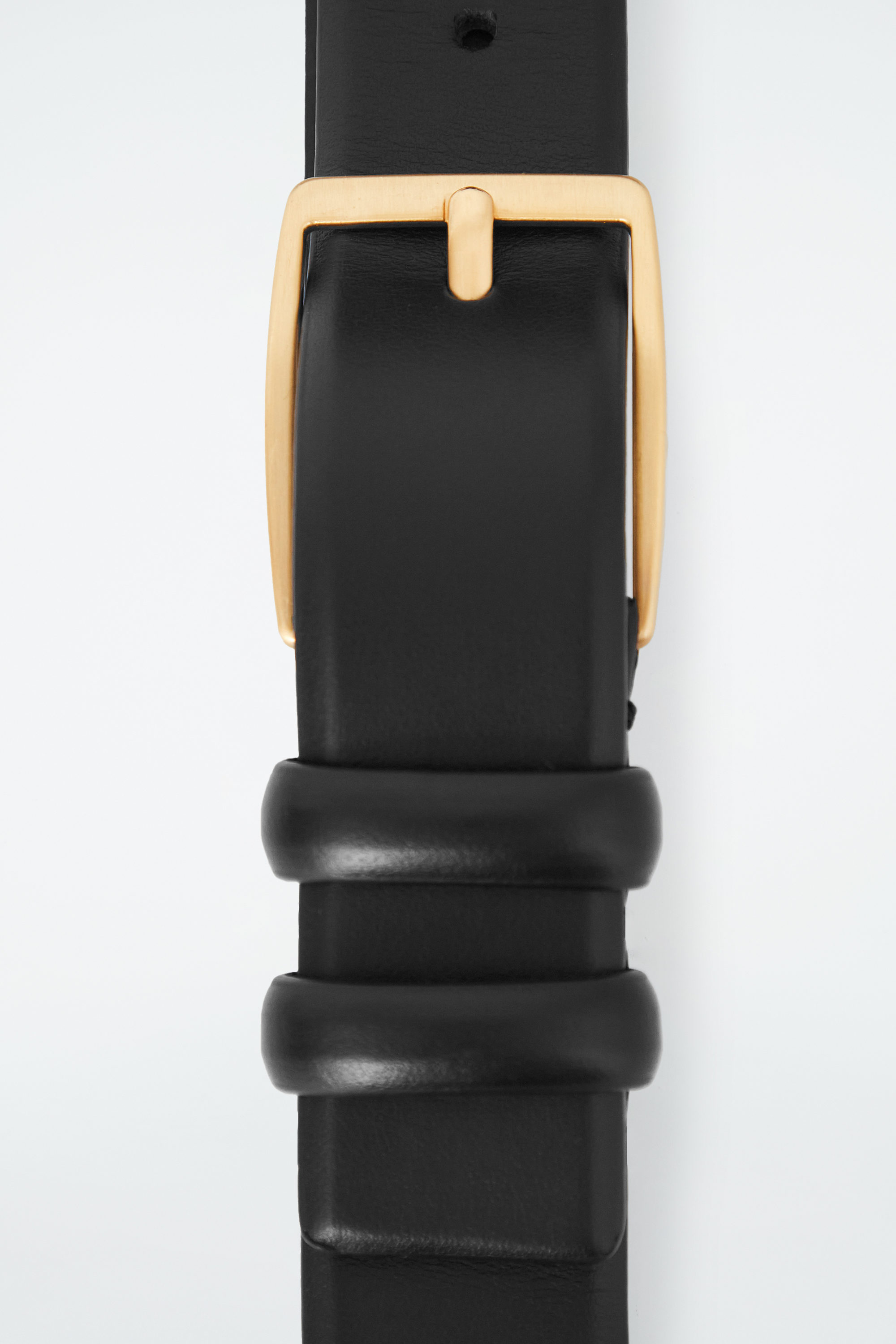 CLASSIC LEATHER BELT - BLACK | COS CH
