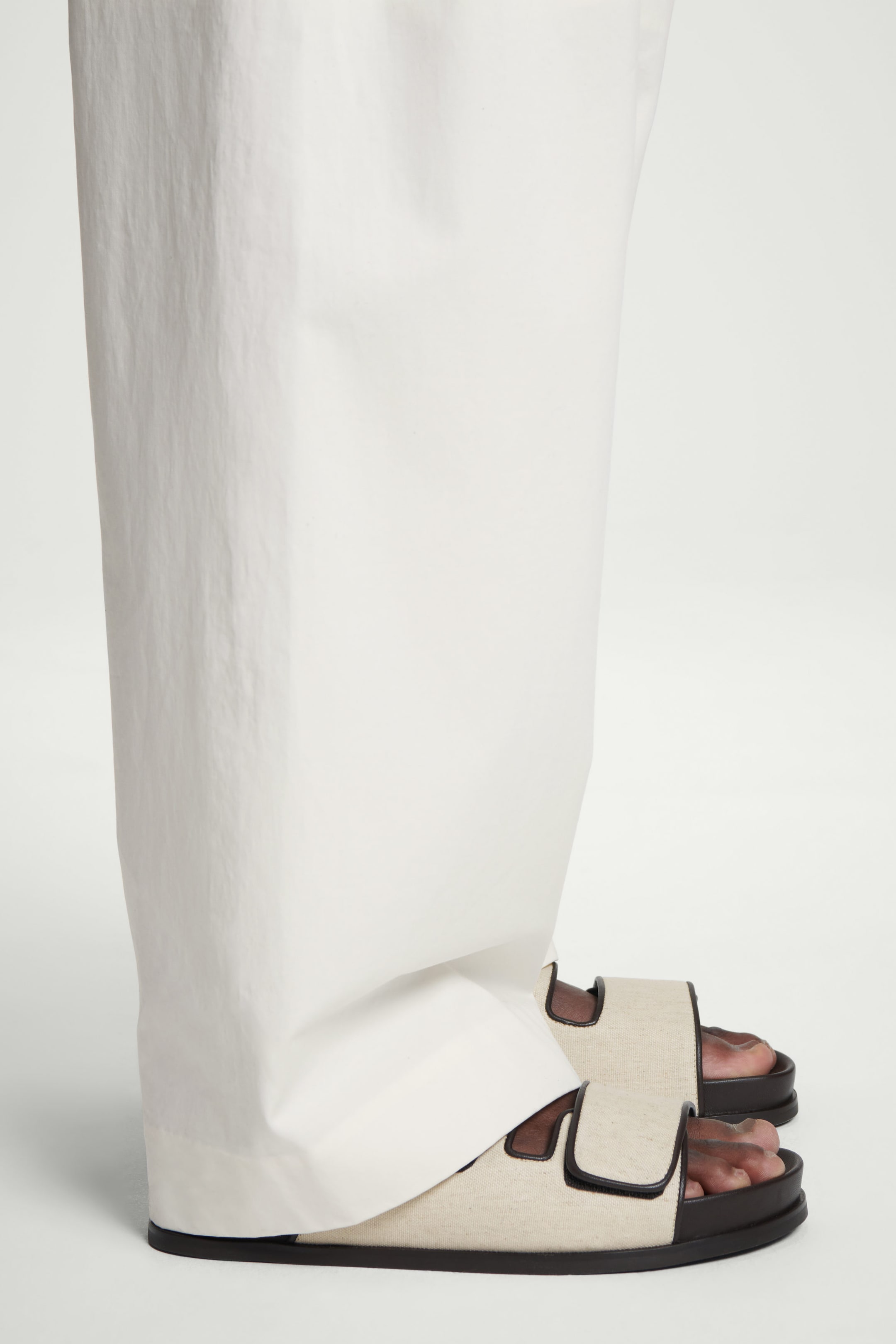 LINEN DOUBLE-STRAP SANDALS
