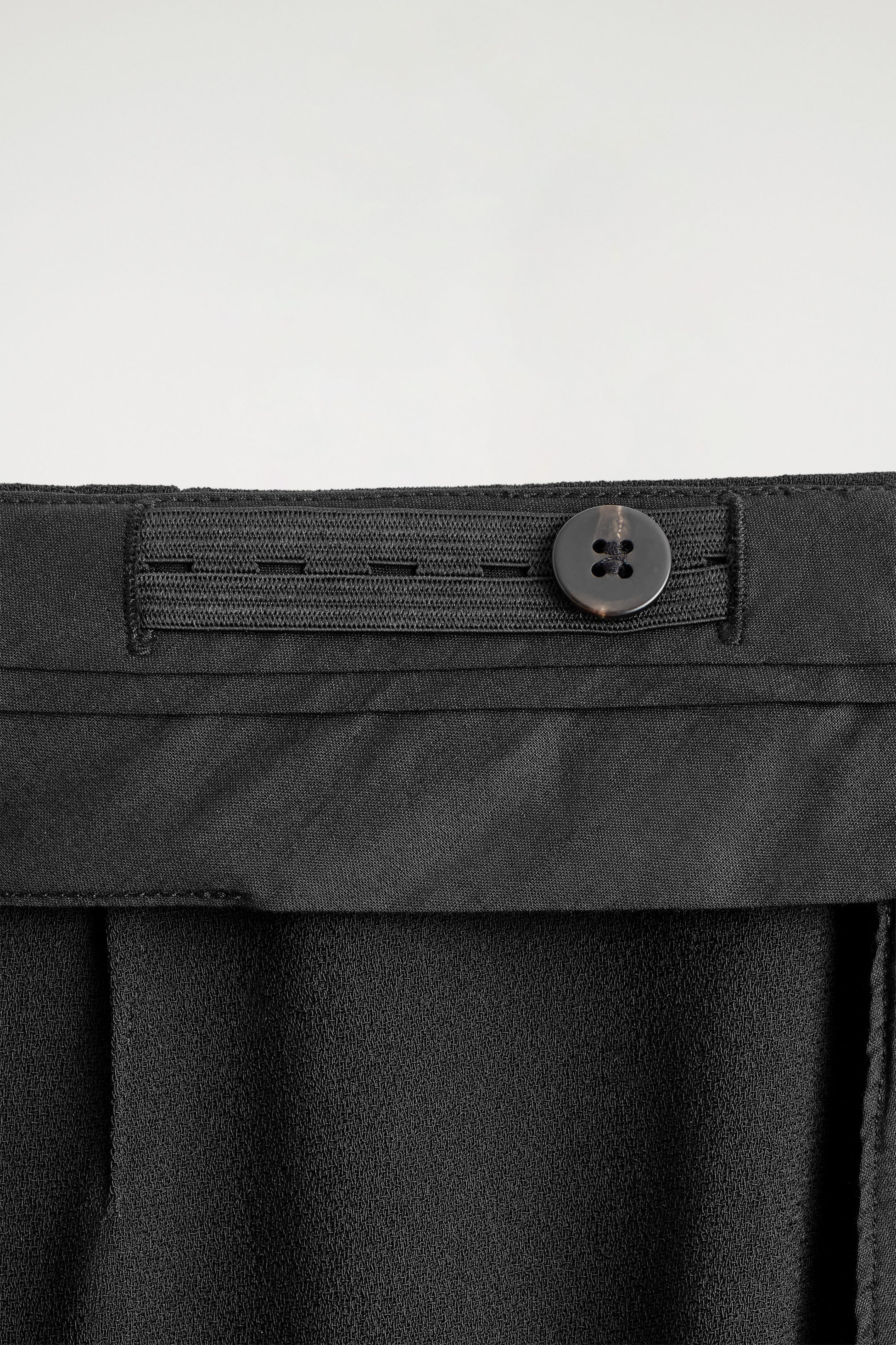 TAILORED STRAIGHT-LEG PANTS