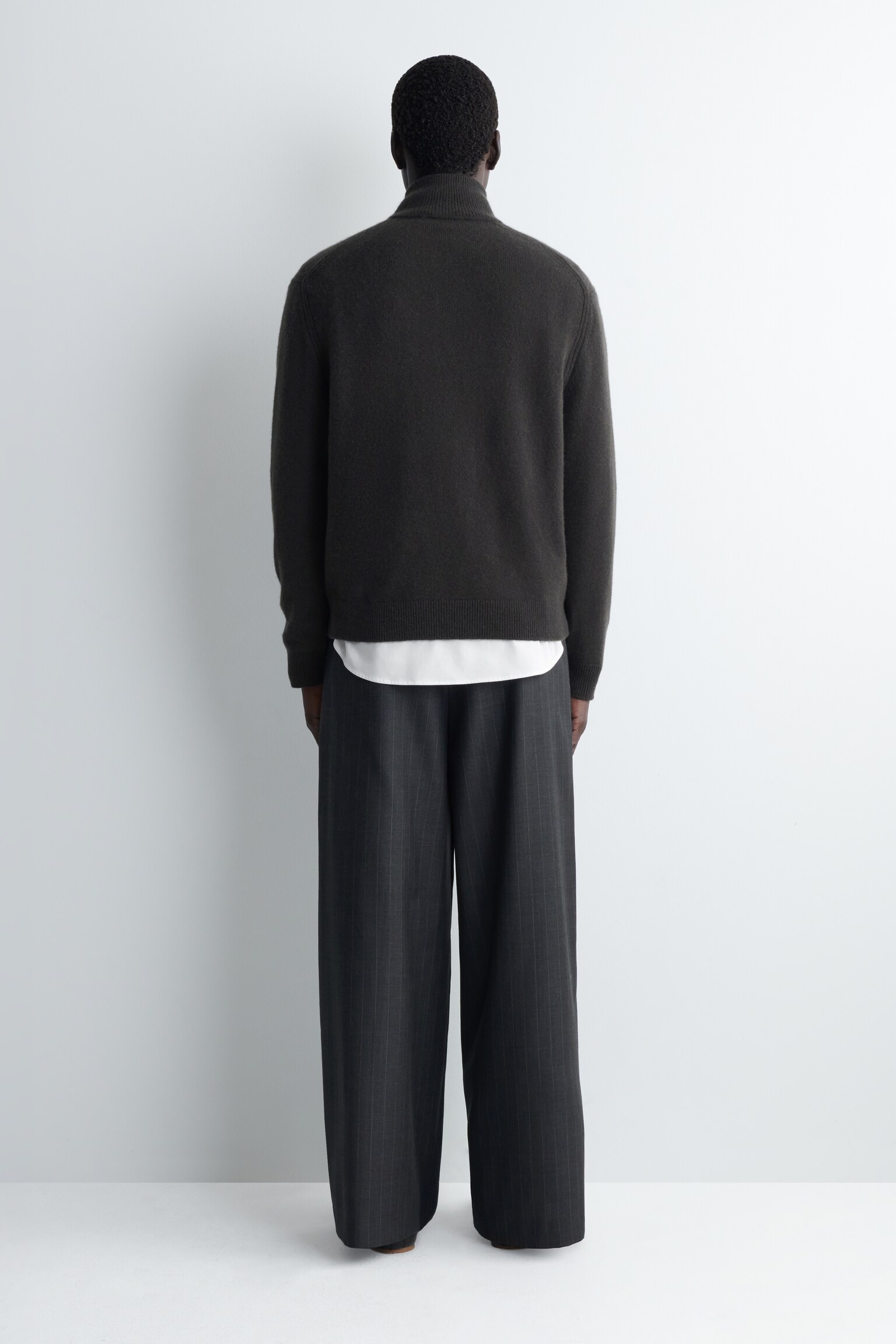 MERINO WOOL WIDE-LEG TROUSERS - BLACK / PINSTRIPED - 3