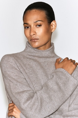 PURE CASHMERE MOCK-NECK SWEATER — LIGHT GRAY MÉLANGE 4