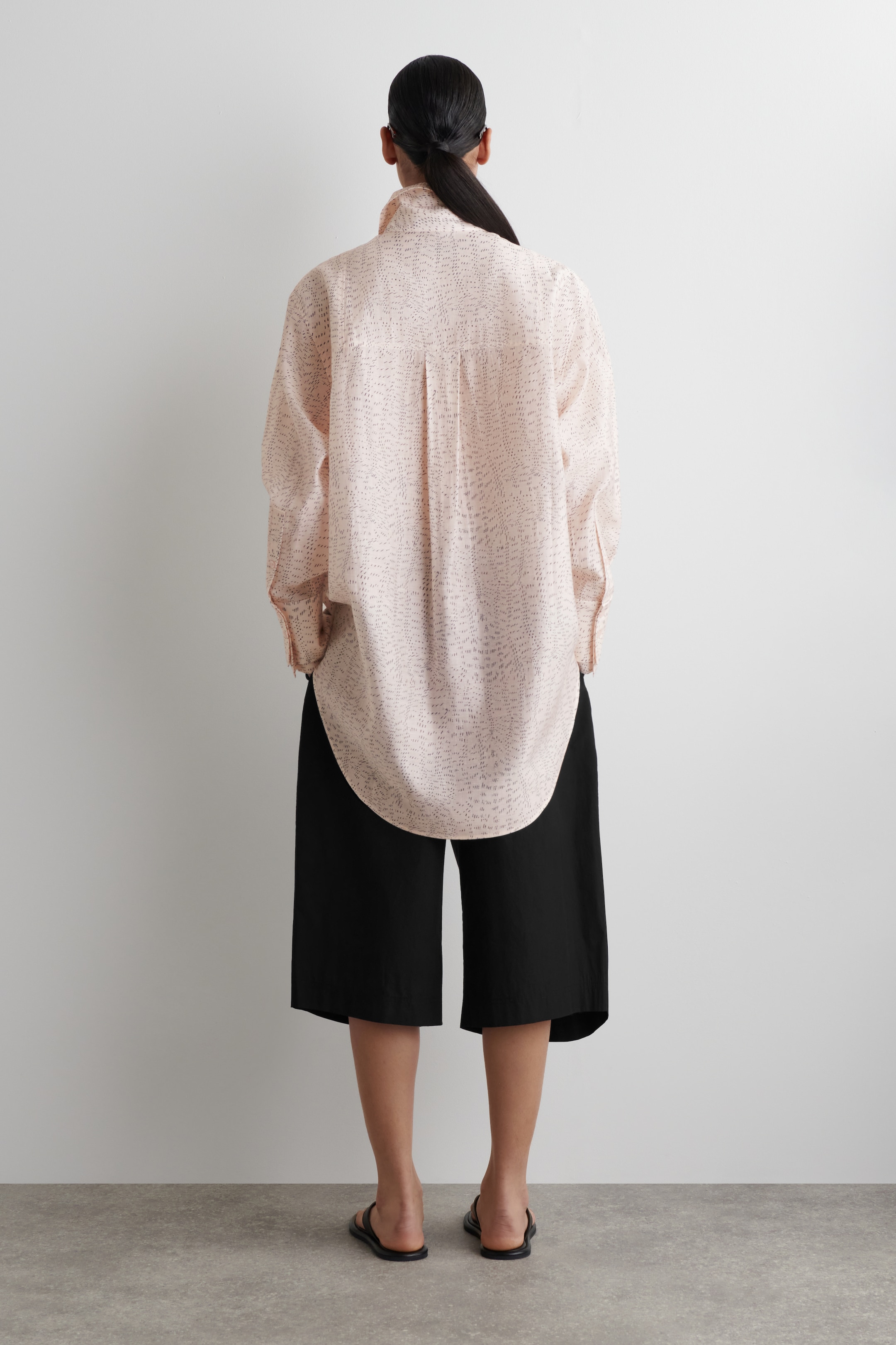Grotere afbeelding bekijken: BEDRUKTE VLOEIENDE BLOUSE - LICHTROZE / BEDRUKT - DAMES | H&M NL 5