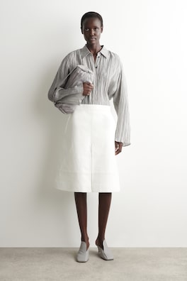MINI CYLINDER CLUTCH BAG - TEXTURED-LEATHER — DOVE GREY 1