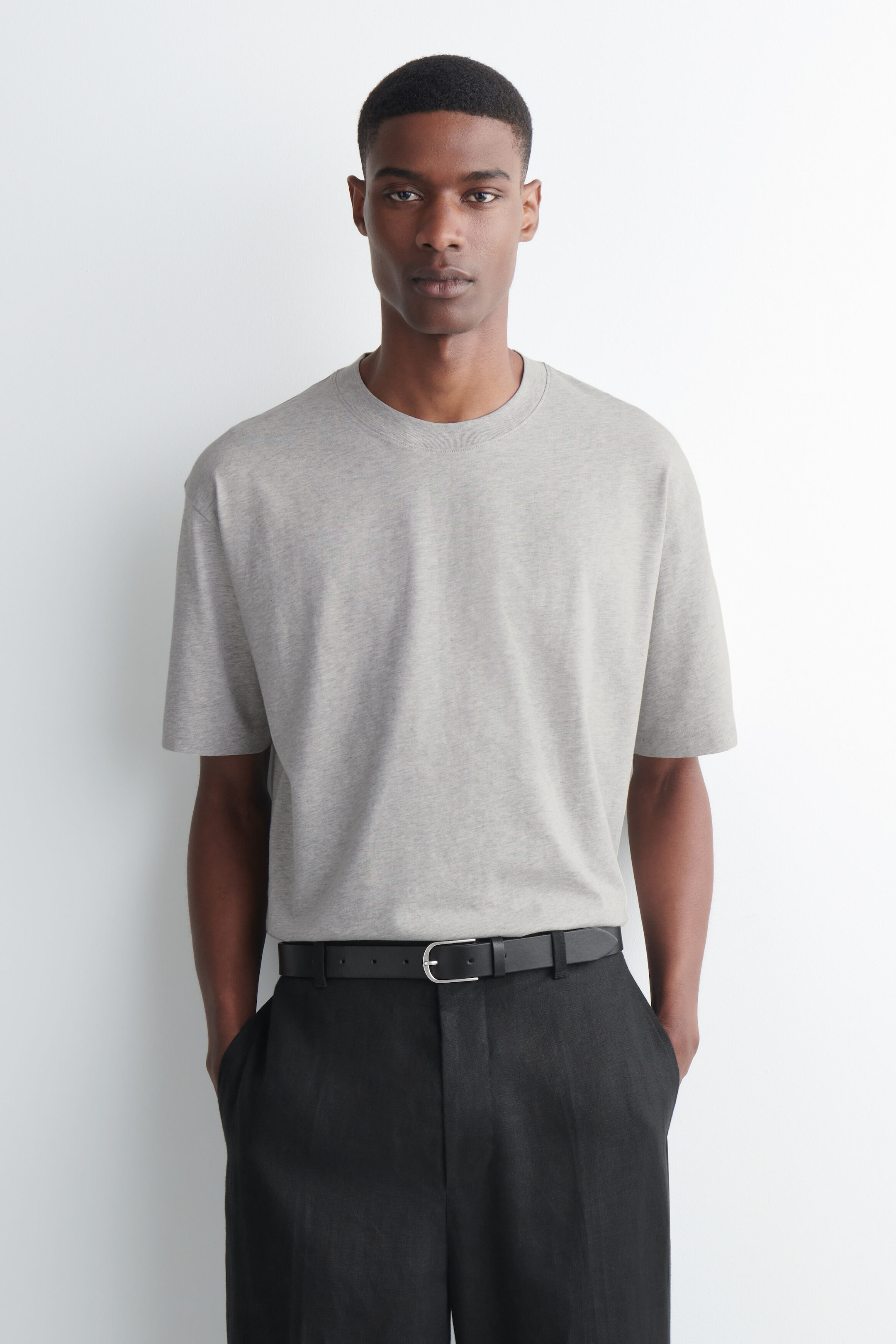 LOCKERES LEICHTES BAUMWOLL-T-SHIRT