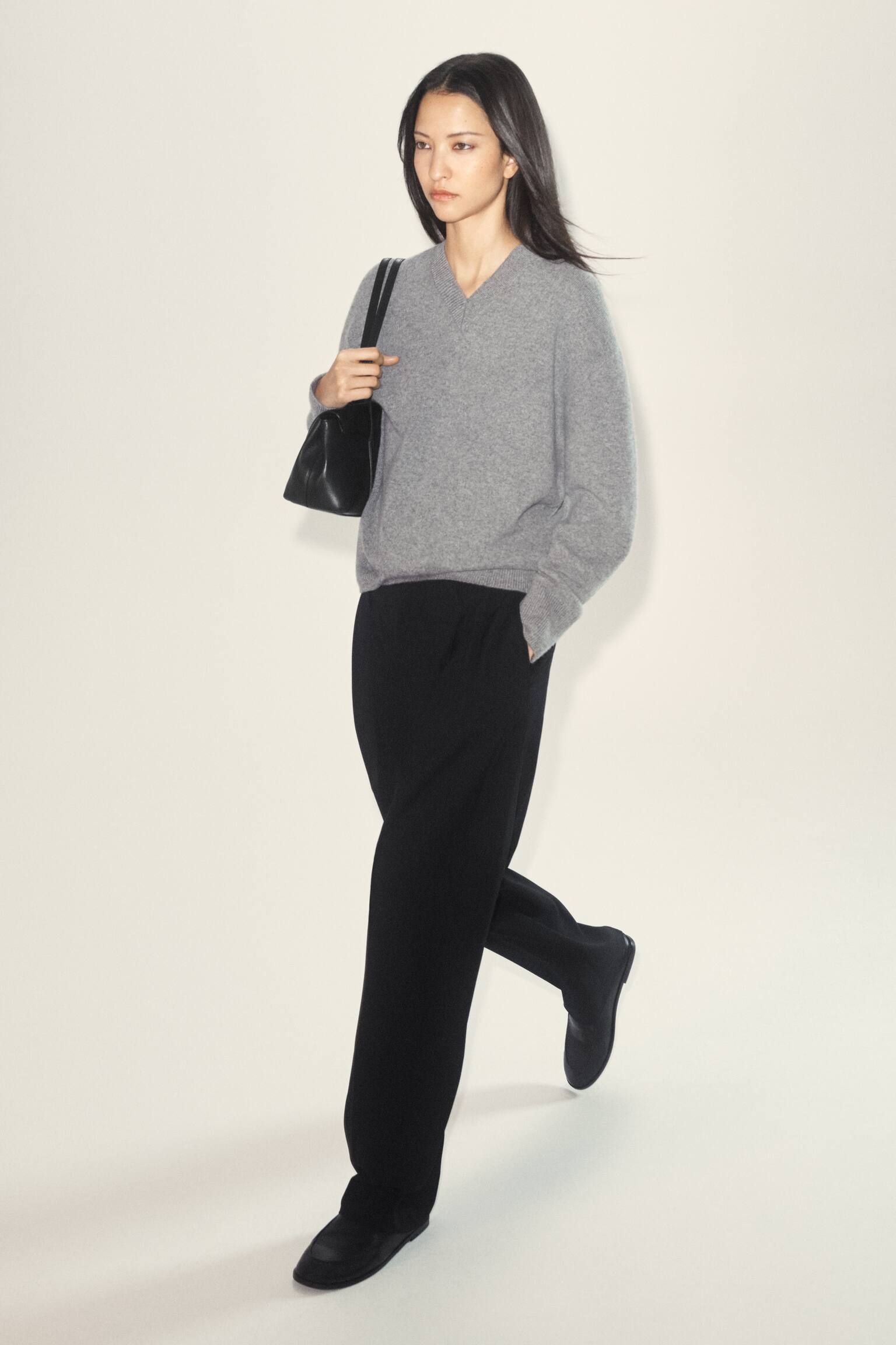 Pliseeratut villasekoitteiset kapeat housut - Musta - 7