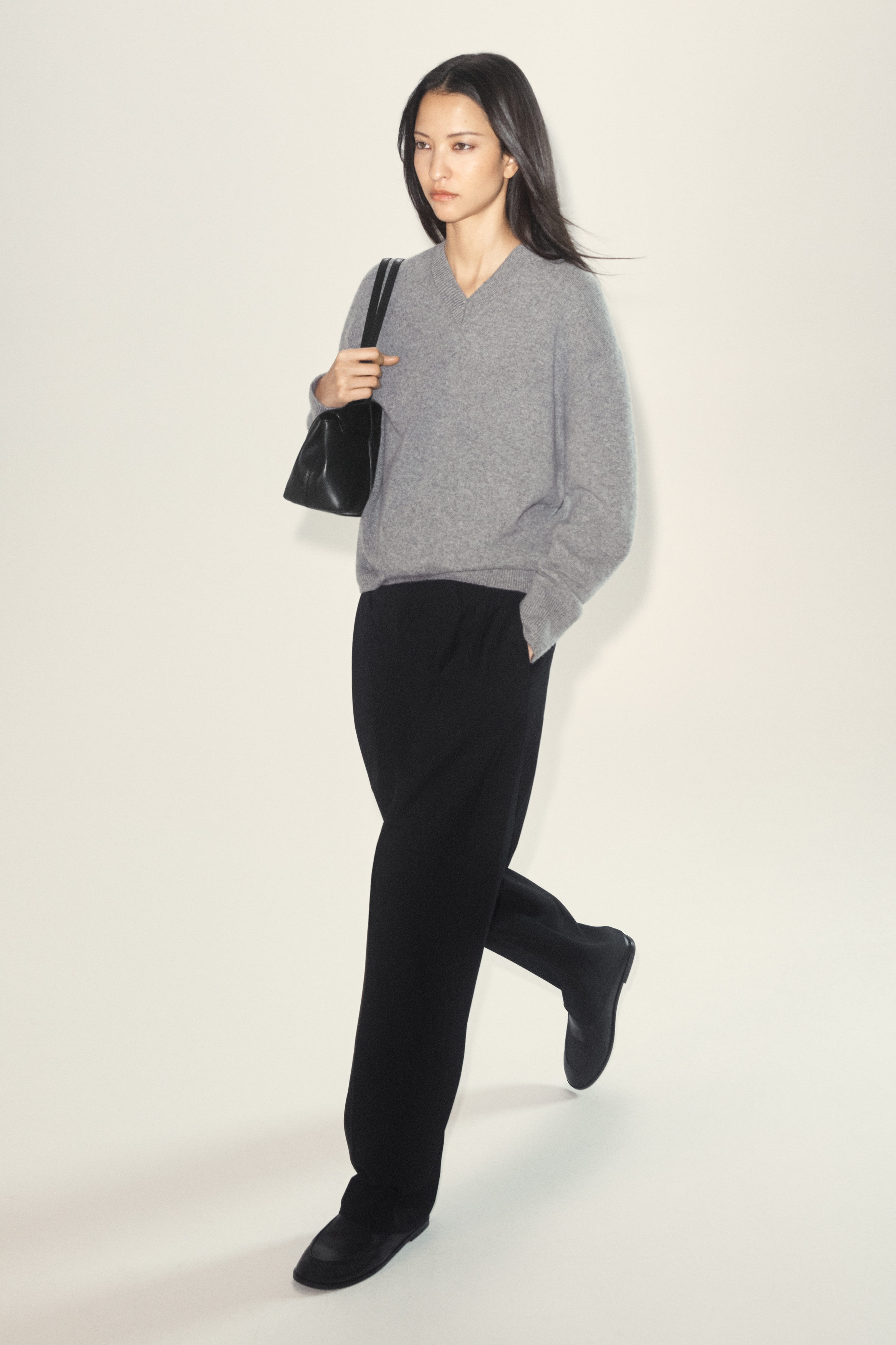 PLEATED WOOL-BLEND TAPERED PANTS - BLACK | COS GB