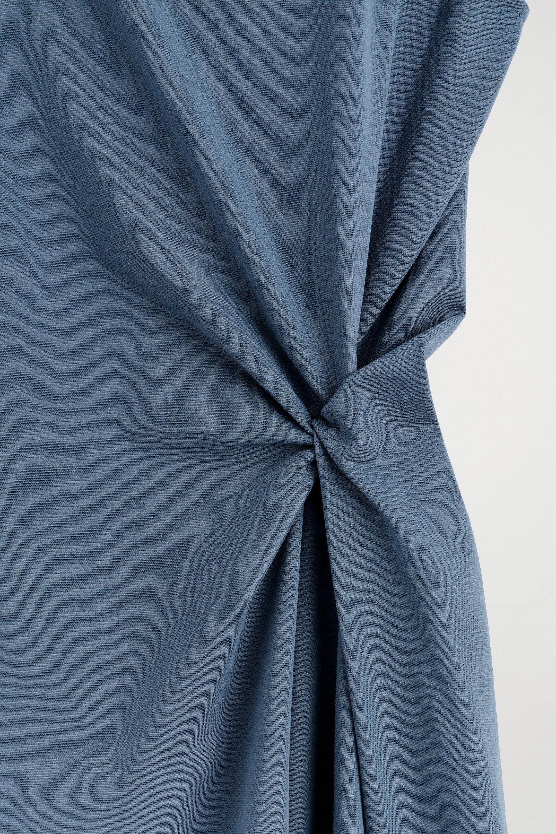 StillMedia/DescriptiveDetail