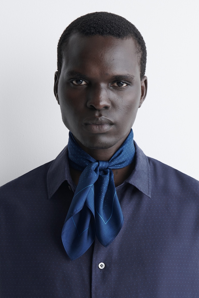POLKA-DOT SILK POCKET SQUARE — BLUE / MICRO DOT