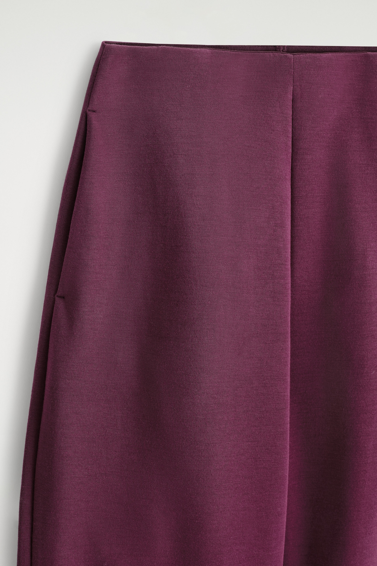 SCUBA BARREL-LEG JOGGERS — BORDEAUX