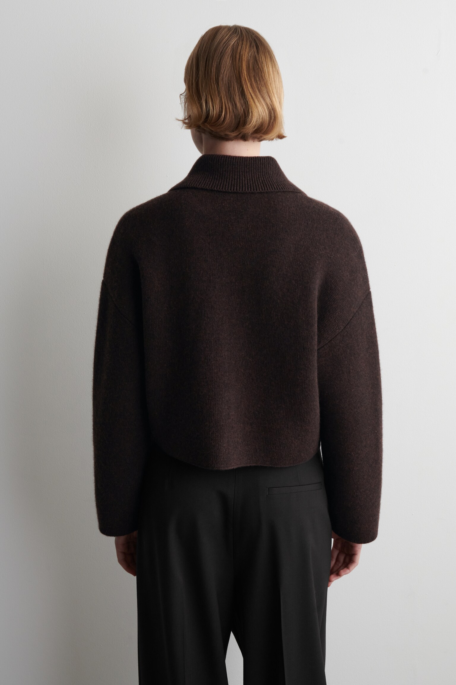 CROPPED KNITTED MERINO WOOL JACKET - DARK-BROWN MÉLANGE - 4